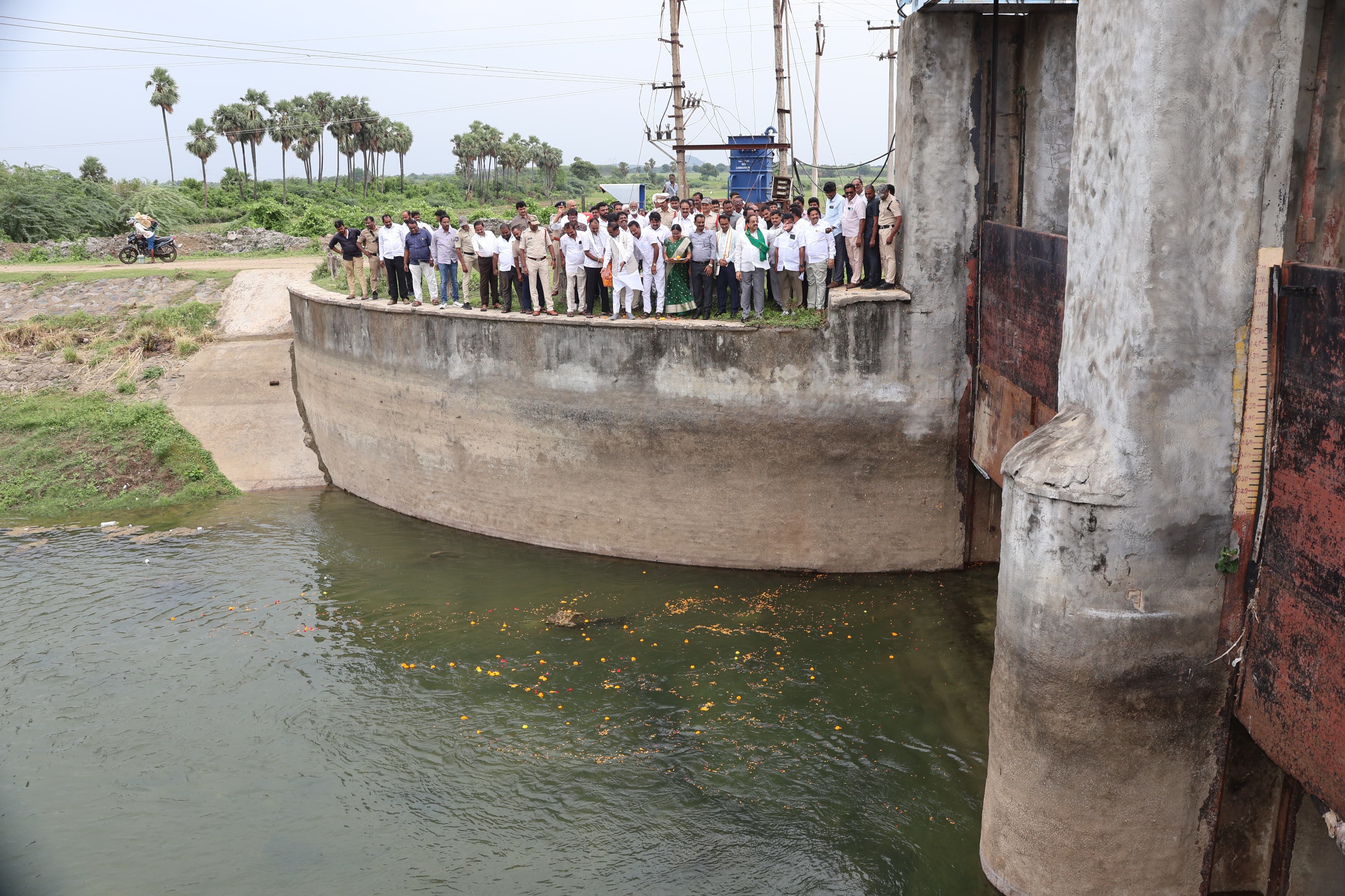 Agriculture Minister Urges Farmers To Avoid Paddy Cultivation