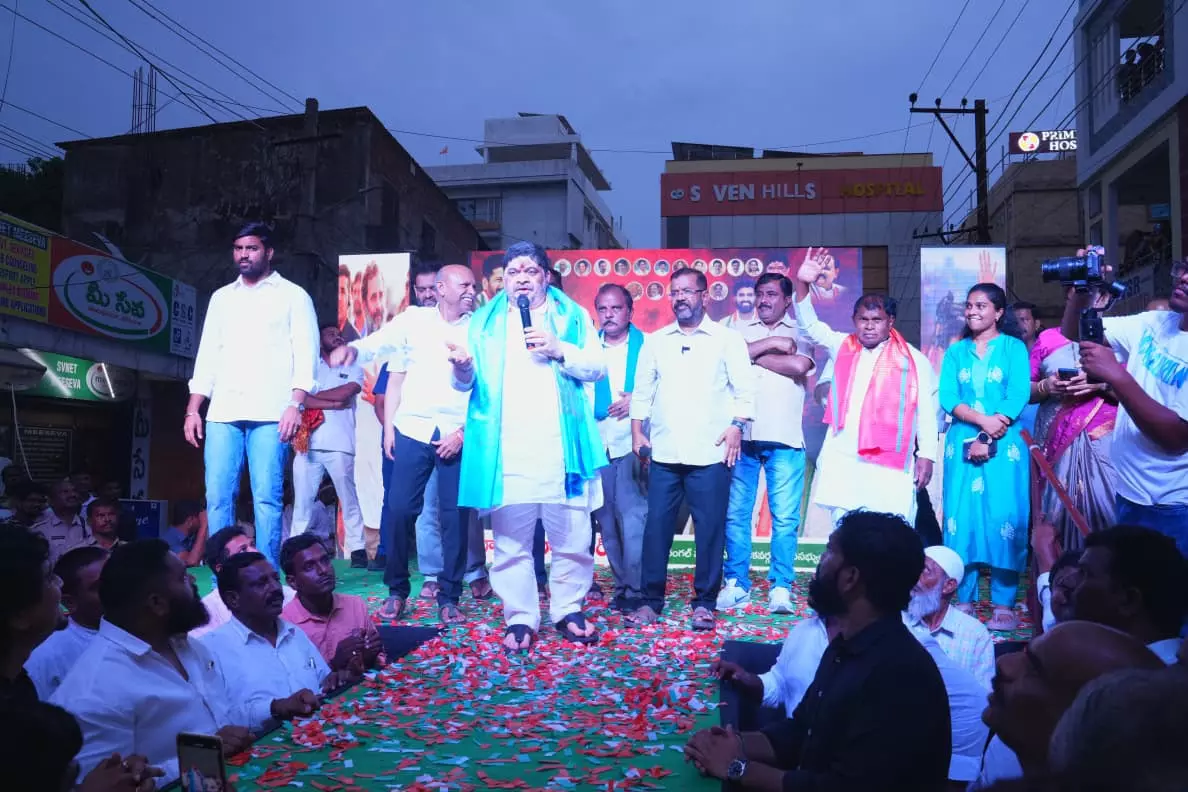 Ponnam Prabhakar Slams Centre at Chatron Ki Goonj Event in Hanamkonda Ponnam Prabhakar Slams Centre at Chatron Ki Goonj Event in Hanamkonda