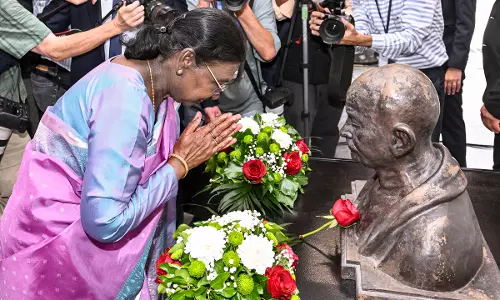President Murmu Unveils Gandhi Bust During North Macedonia Visit