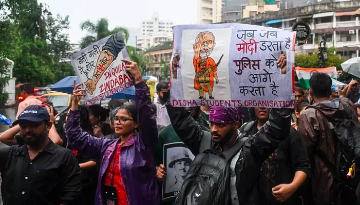 Mumbai Police Register 13 FIRs Over Protest, Book 400 People Mumbai Police Register 13 FIRs Over Protest, Book 400 People