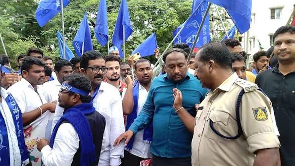 Karnataka: Activists Burn Dharmendra Pradhan's Effigy In Mandya