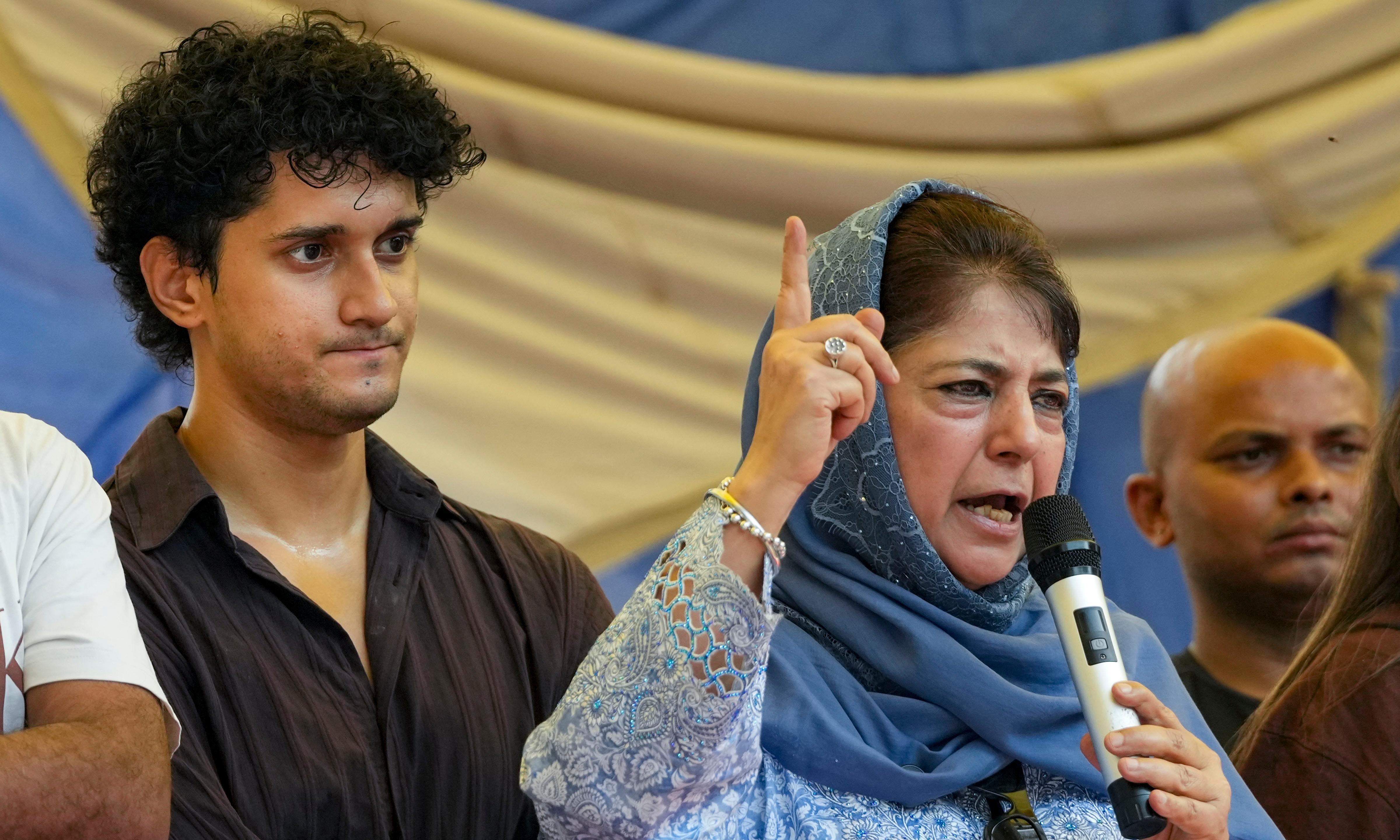 ‘Fight to Save Democracy’: Mehbooba Backs CJP Protesters at Jantar Mantar