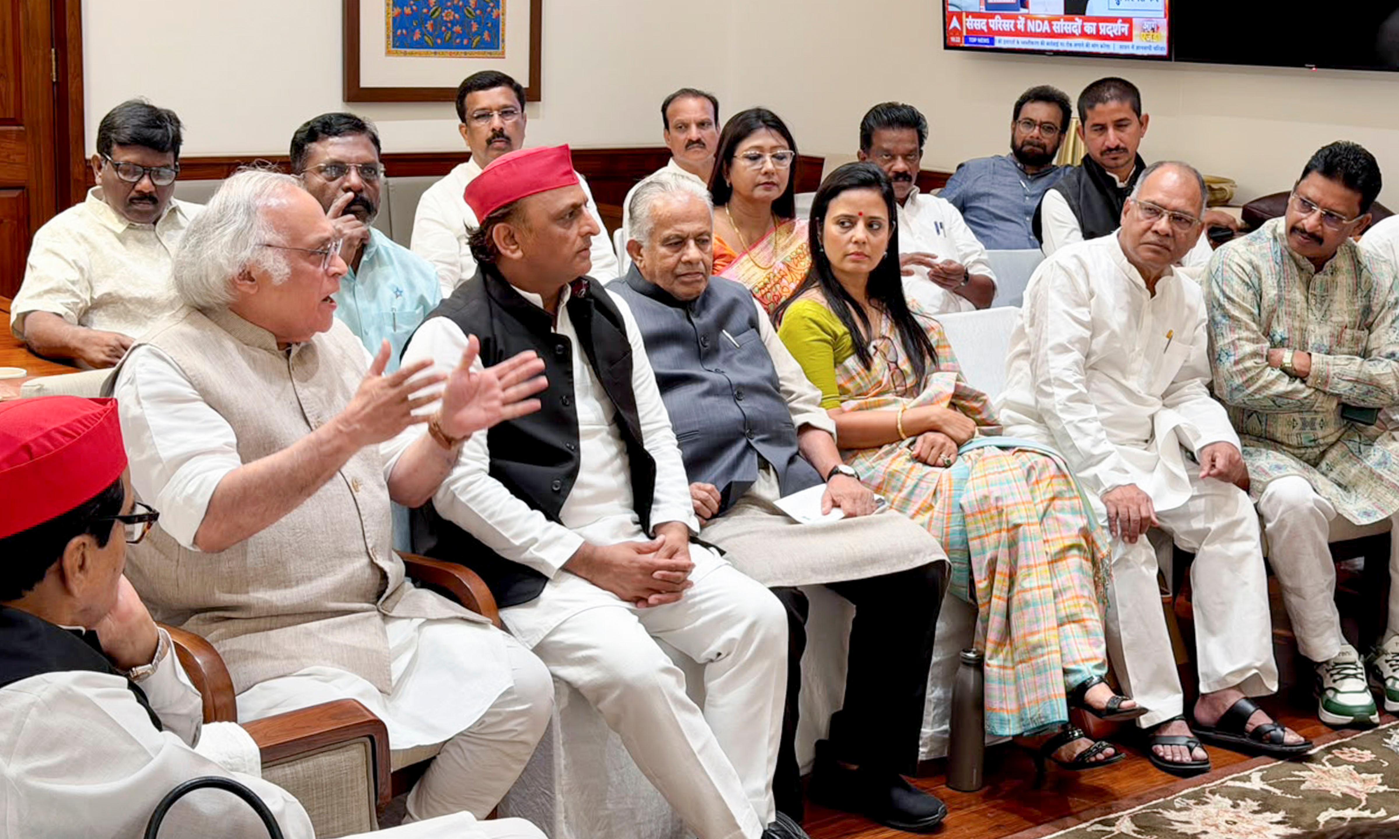INDIA Bloc Leaders Meet Rahul Gandhi, Signal Unity Amid Police Deployment