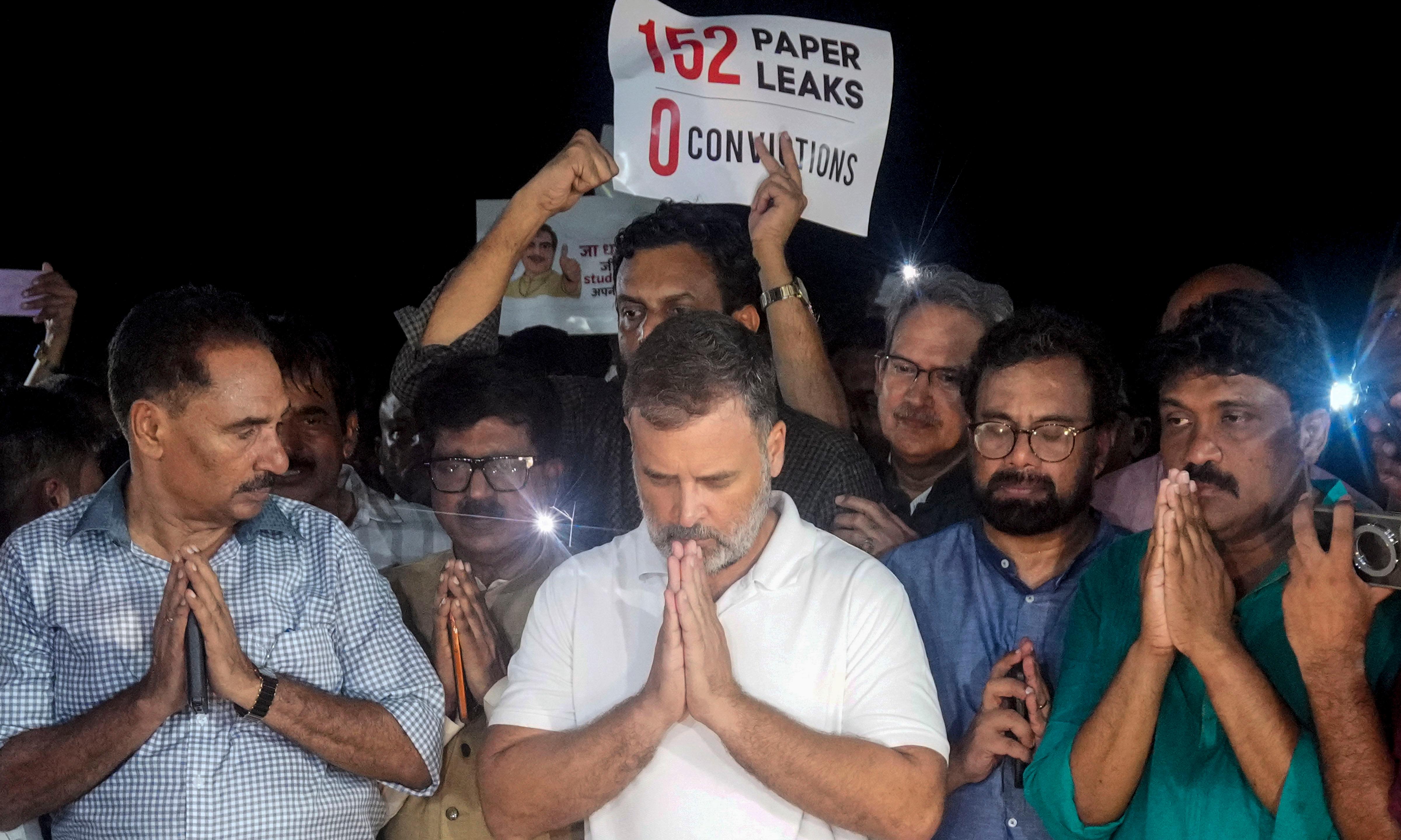 Rahul-Led INDIA Bloc MPs Visit Gandhi Smriti in Student Solidarity