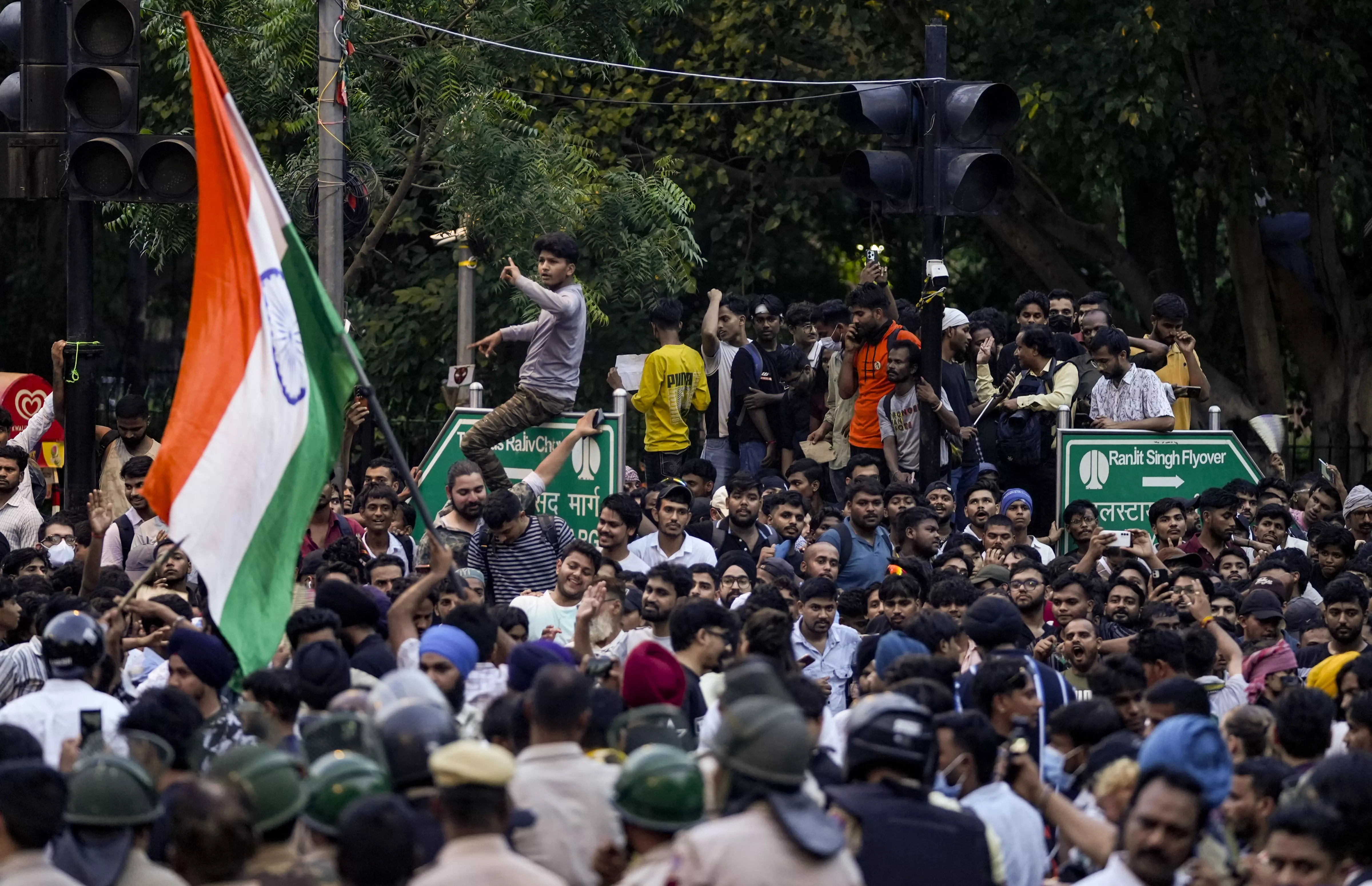 Student Groups Call Education Bandh Today; Exams Postponed Student Groups Call Education Bandh Today; Exams Postponed