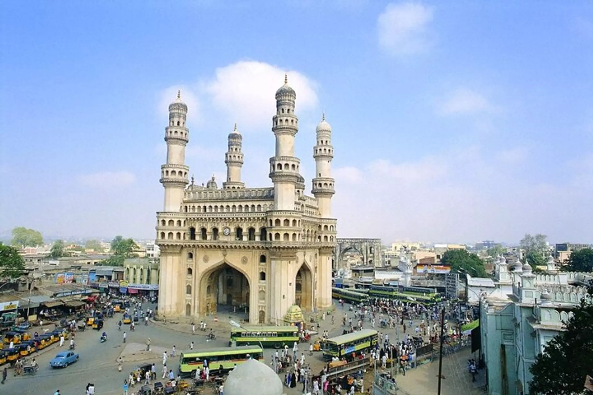 Hyderabad: Ganja Addict Attacks UP Tourist Near Makkah Masjid, Arrested Hyderabad: Ganja Addict Attacks UP Tourist Near Makkah Masjid, Arrested