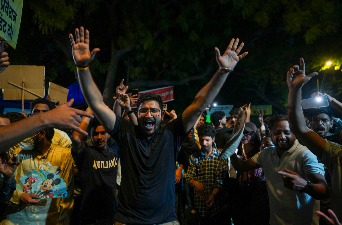 Thousands March to Jantar Mantar Over NEET Paper Leak