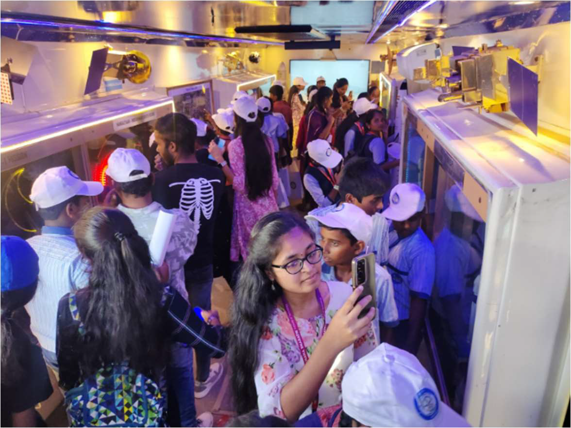 Space on Wheels’ Rolls Into Railway School