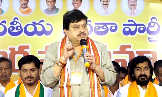 Ramchander Rao accuses Oppn. of misleading students