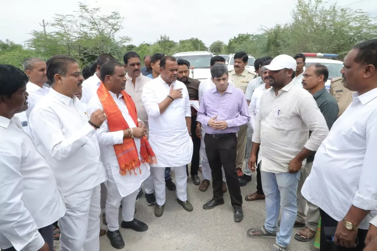 Telangana: R&B Minister Warns Over Delay In Execution Of Road Works Telangana: R&B Minister Warns Over Delay In Execution Of Road Works