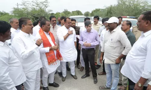 Telangana: R&B Minister Warns Over Delay In Execution Of Road Works Telangana: R&B Minister Warns Over Delay In Execution Of Road Works