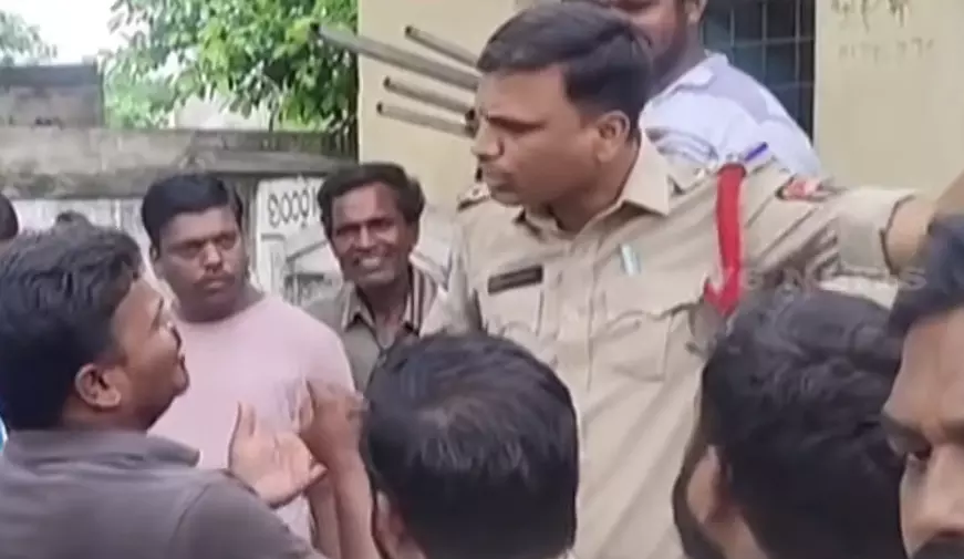 Survey Stalled as Villagers Clash over Narayanpur Reservoir Land Acquisition Survey Stalled as Villagers Clash over Narayanpur Reservoir Land Acquisition