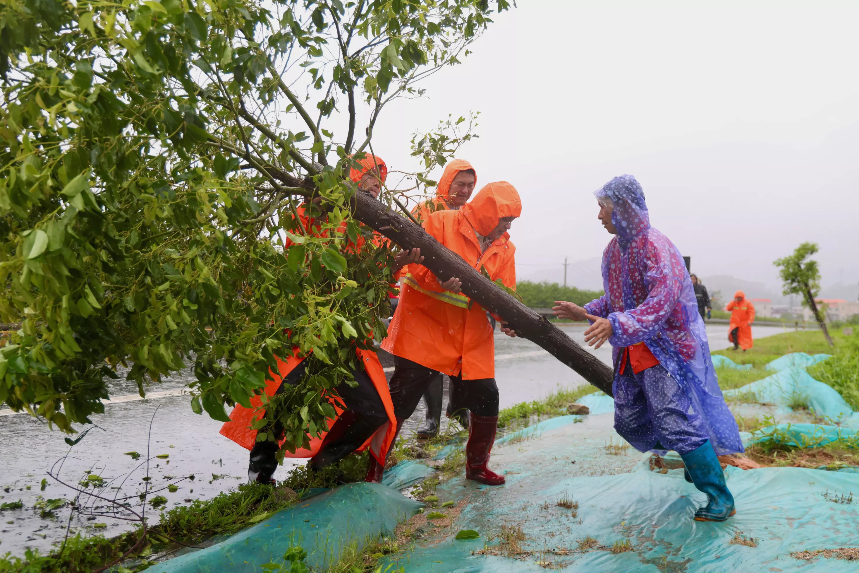 10 Killed in Flash Floods in China as Typhoon Noul Makes Landfall 10 Killed in Flash Floods in China as Typhoon Noul Makes Landfall