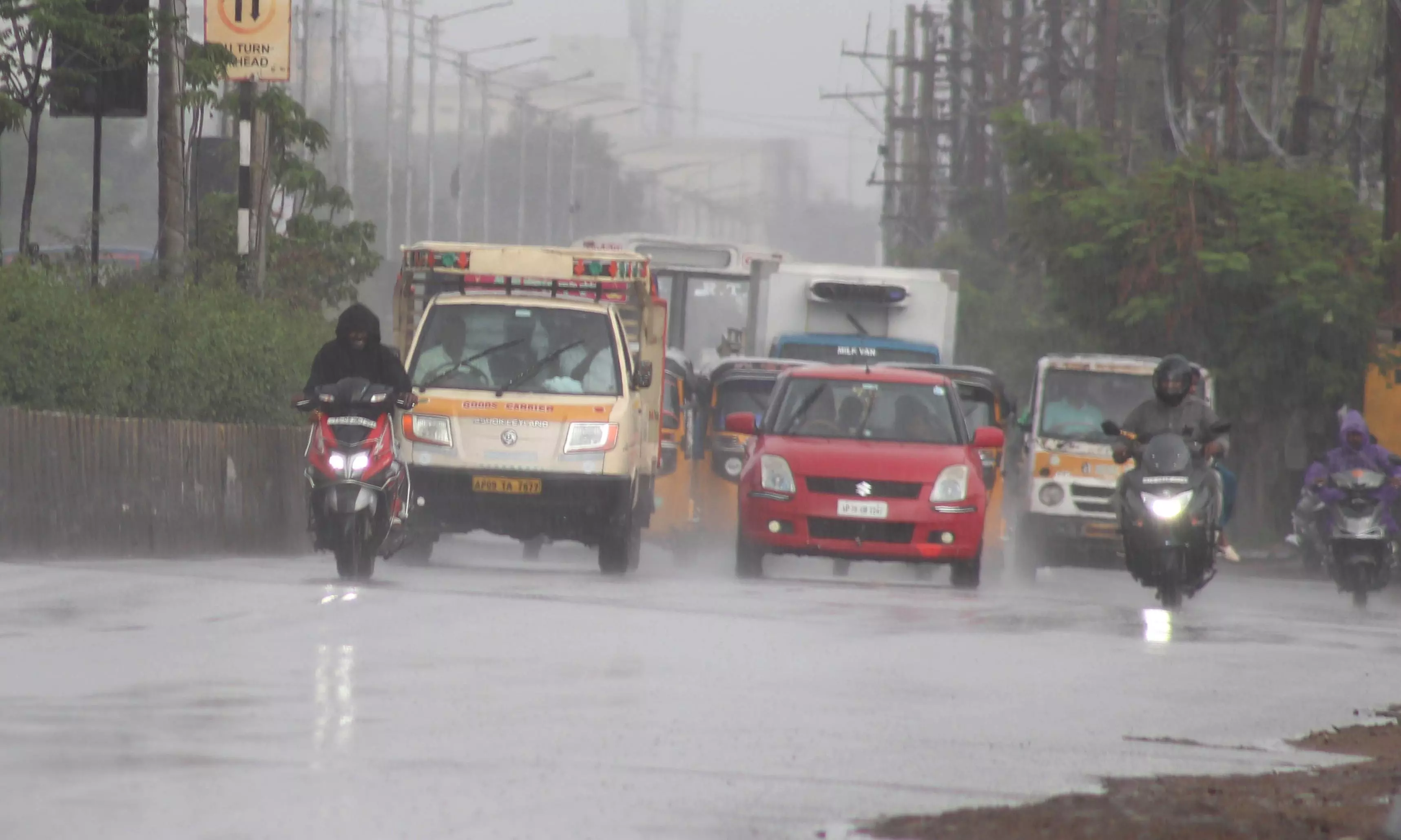 Moderate to Heavy Rain Likely Across Telangana Till Tuesday Moderate to Heavy Rain Likely Across Telangana Till Tuesday