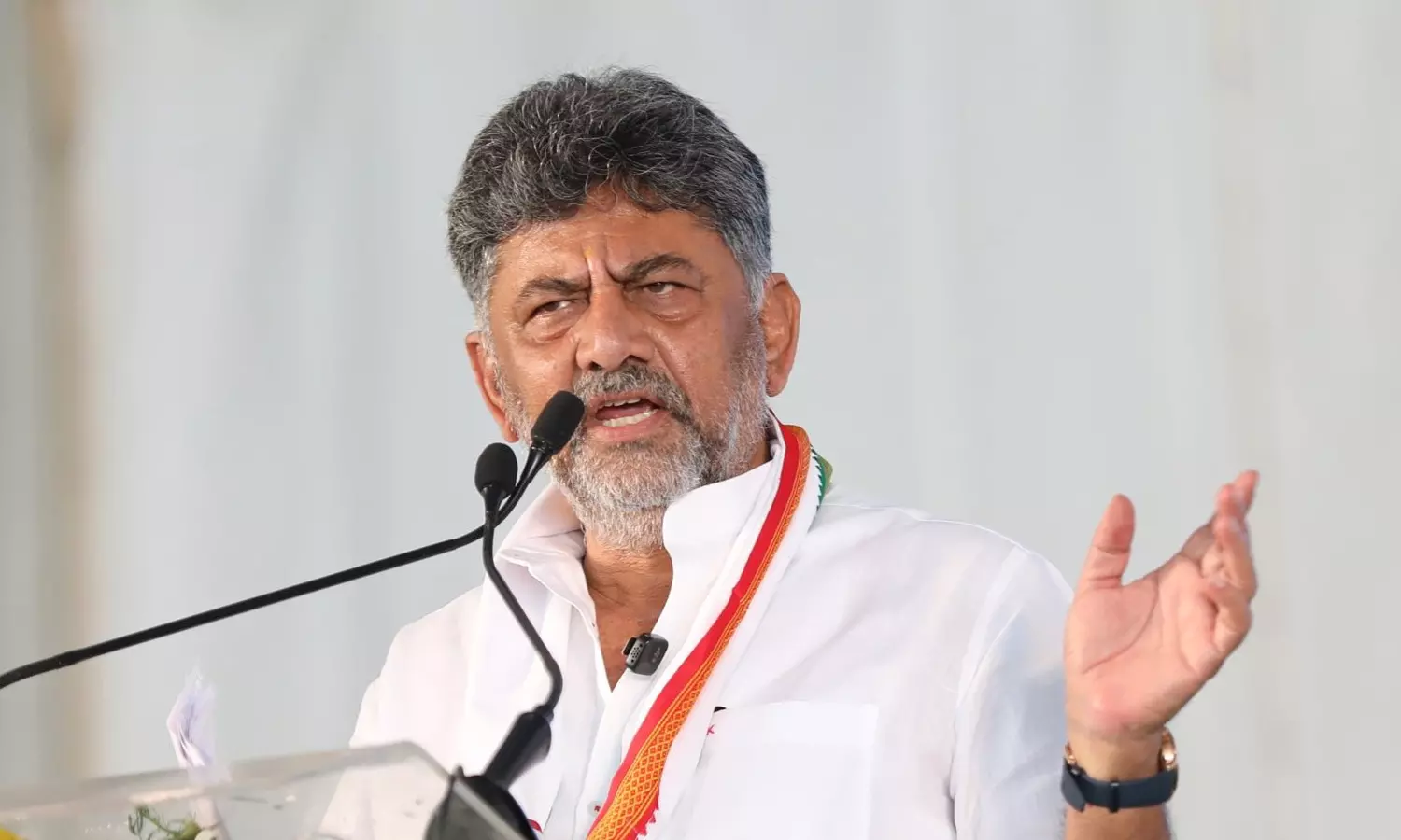 DK Shivakumar Downplays MLAs Resigning Over Cabinet Snub DK Shivakumar Downplays MLAs Resigning Over Cabinet Snub