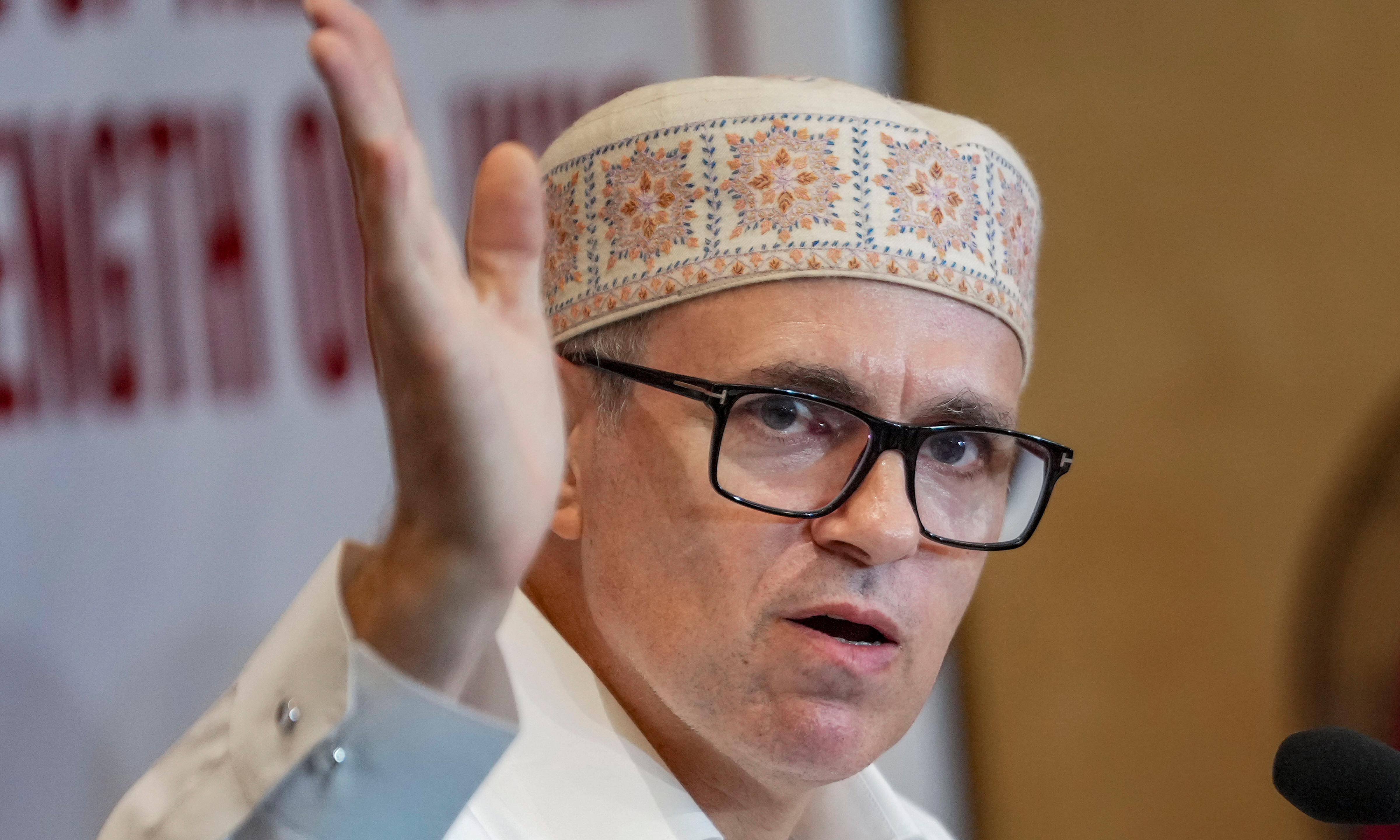 Omar Abdullah Slams Mehbooba Over Kashmiris Remarks, Seeks Apology