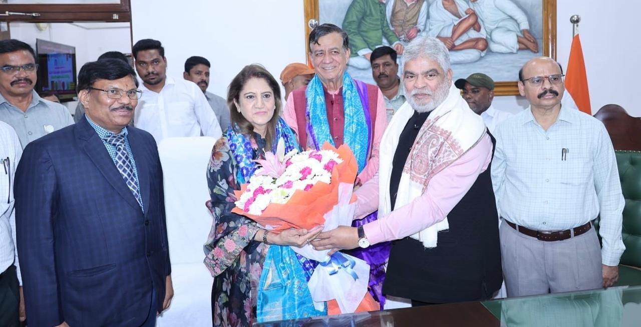 UP Assembly Speaker Satish Mahana Visits Telangana Legislative Assembly