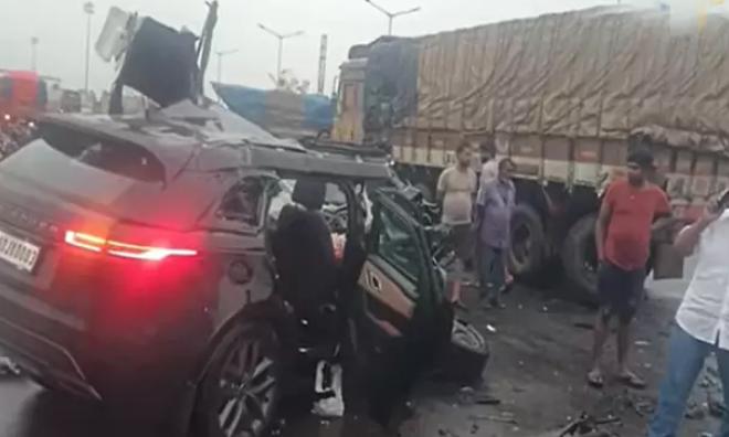 Car Rams Stationary Lorry Near Hanuman Junction, One Killed
