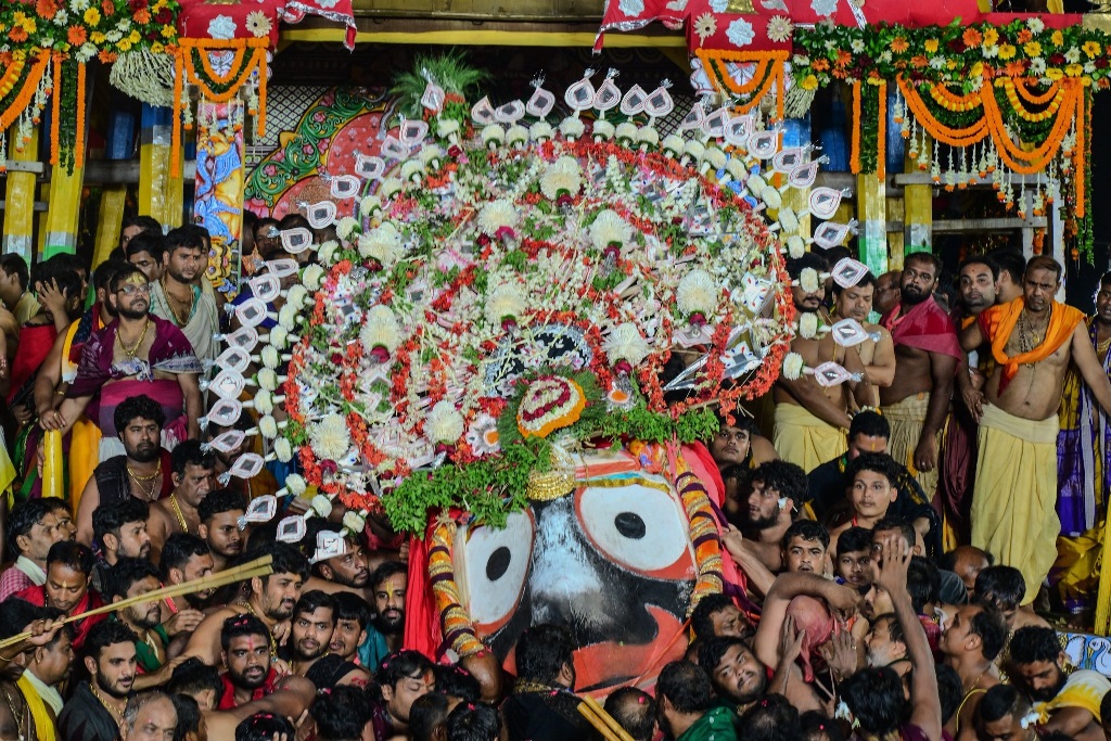 Puri's Grand Rath Yatra Concludes After Niladri Bije