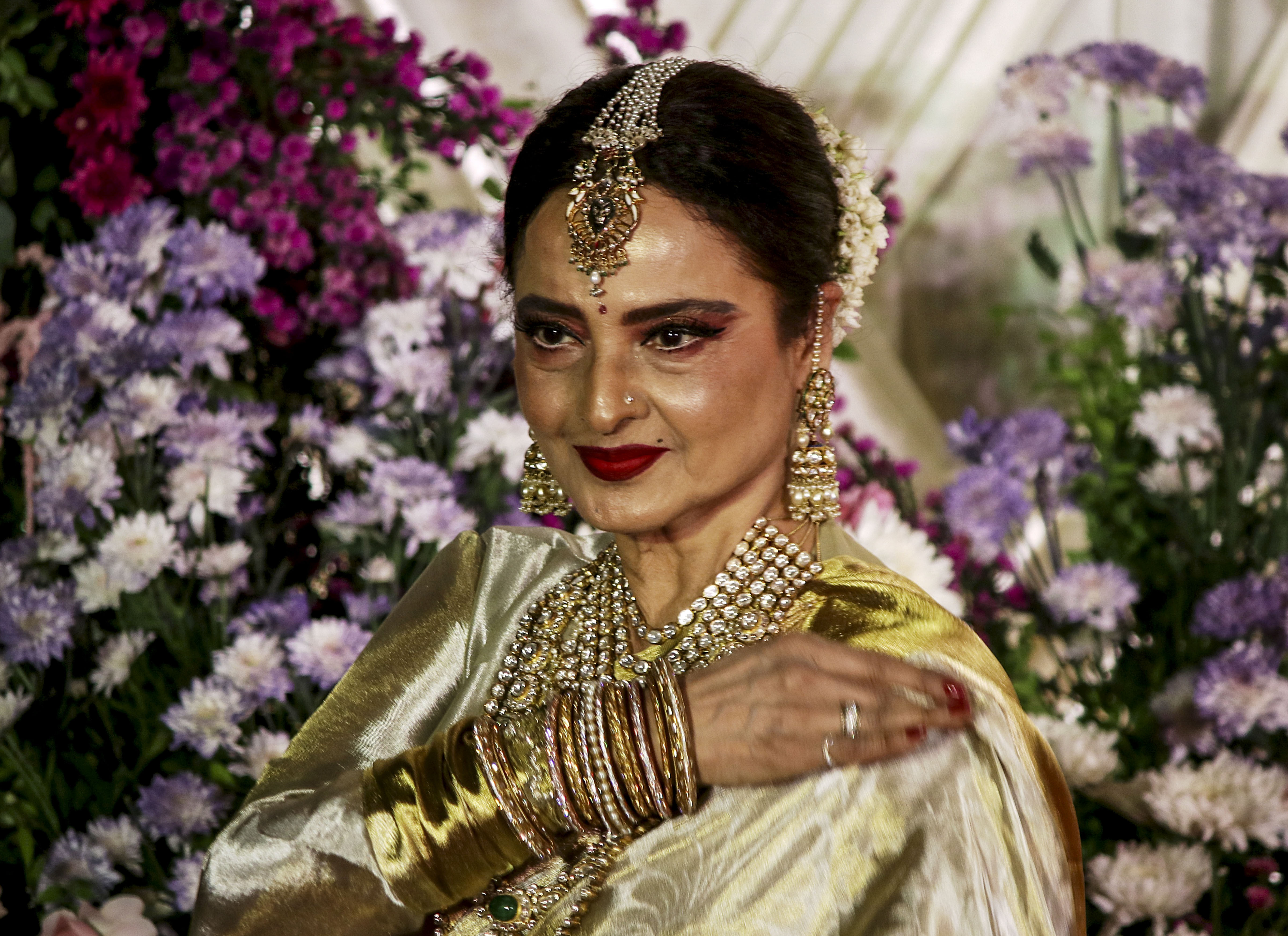 Rekha to Hoist Indian National Flag at IFFM, Excited About 'Umrao Jaan' Screening