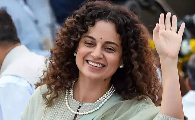Kangana Slams Hrithik Roshan, Mentions Girlfriend Saba Azad Kangana Slams Hrithik Roshan, Mentions Girlfriend Saba Azad