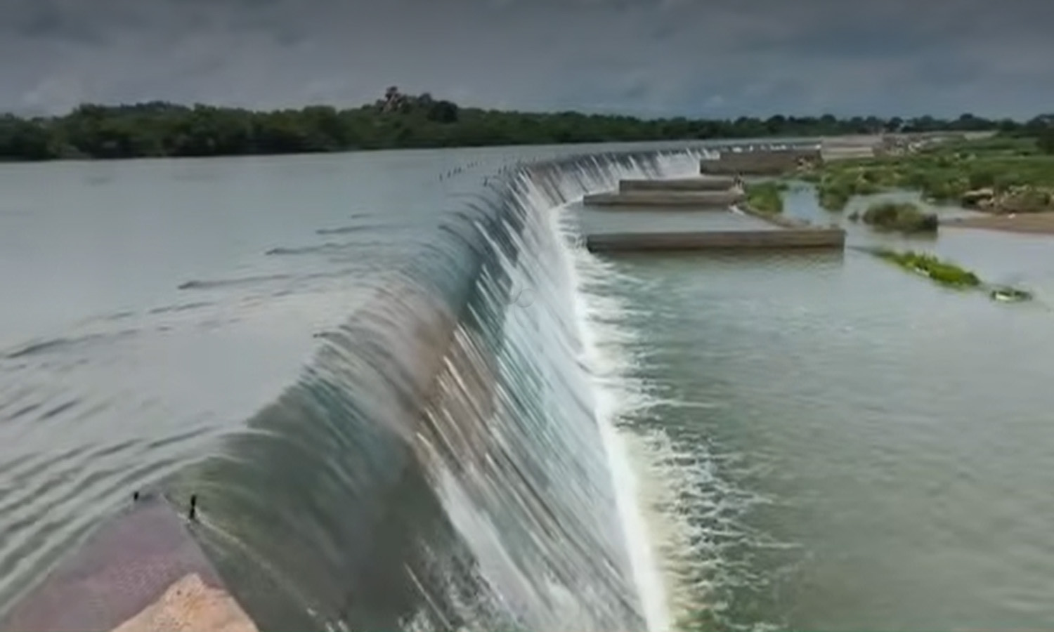 Medak: Heavy Rains Bring Water to Ghanpur Anicut Near Edupayala Temple