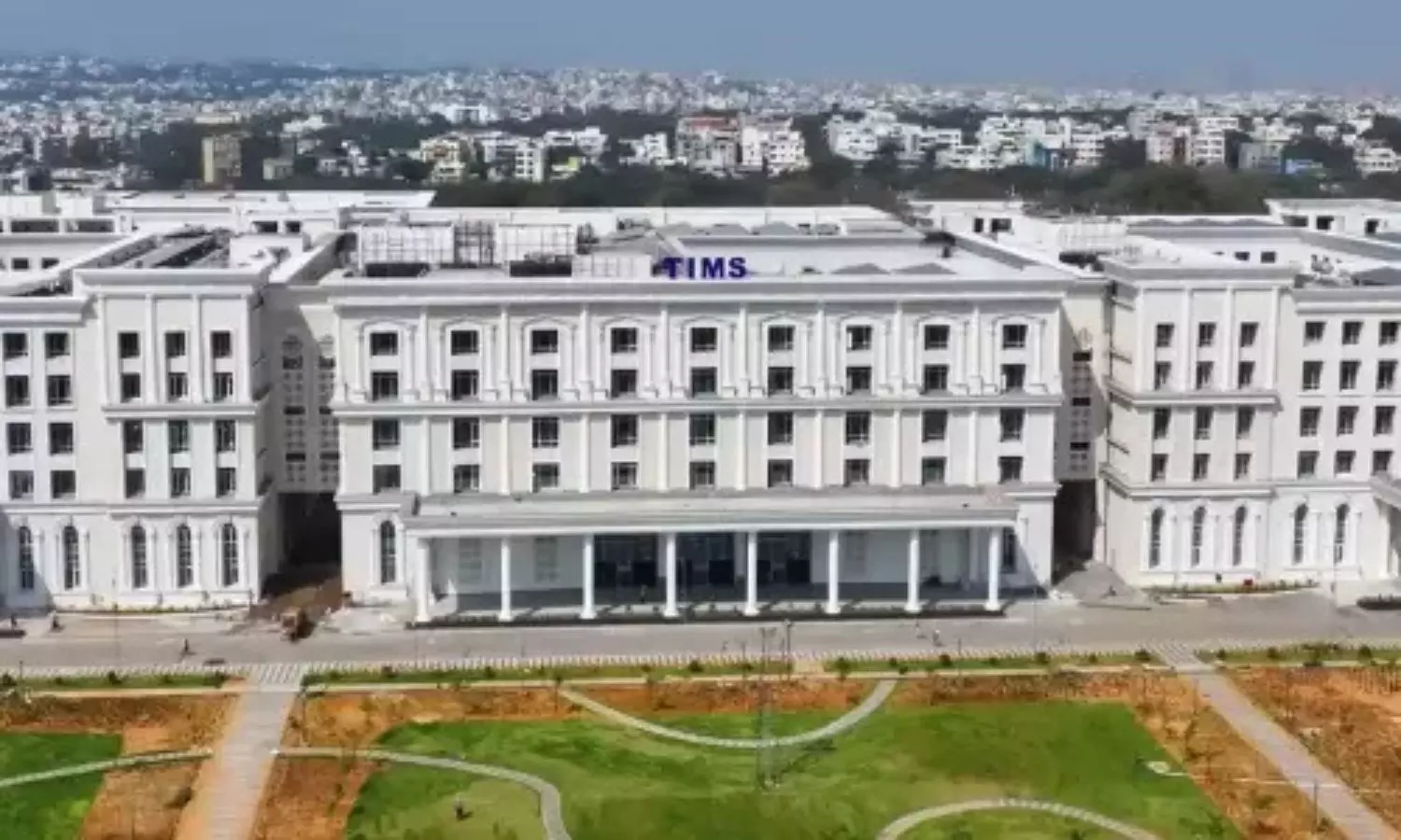 BRS Delegation Visits 1,000-bedded TIMS Alwal Hospital Initiated During KCR Govt BRS Delegation Visits 1,000-bedded TIMS Alwal Hospital Initiated During KCR Govt