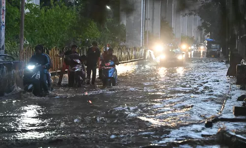 Showers Cool State, Hyderabad Slows in Evening Rain Showers Cool State, Hyderabad Slows in Evening Rain