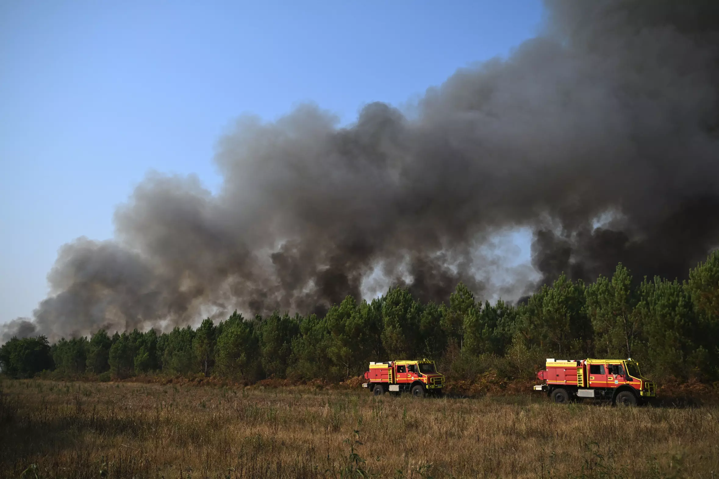 3 Firefighters Die as Southern Europe Burns; France Fights Huge Blaze 3 Firefighters Die as Southern Europe Burns; France Fights Huge Blaze