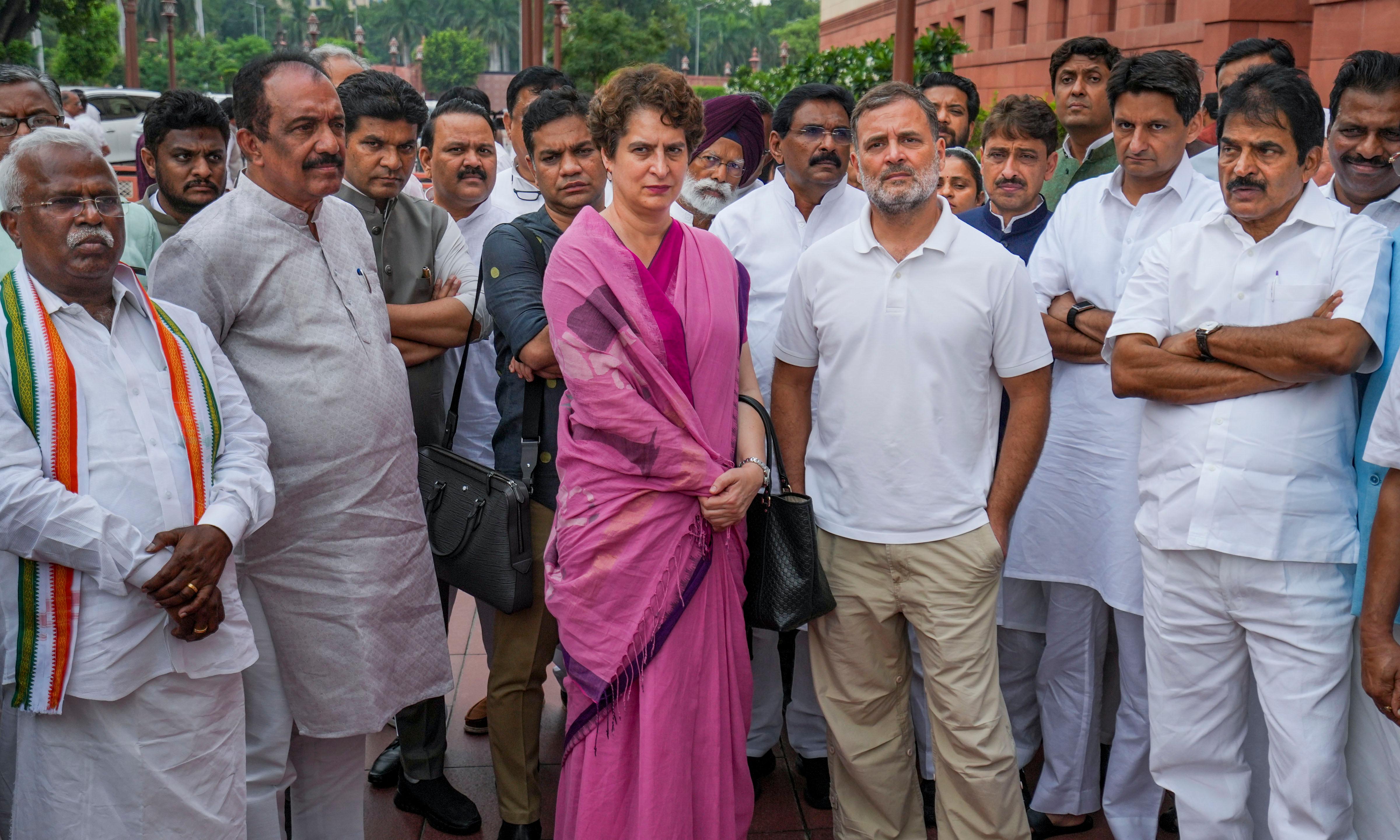Opposition MPs Protest Over Student Crackdown, Ram Temple Theft