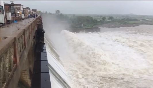 Kadem Project Opens Six Gates, Releases 48,000 Cusecs Downstream