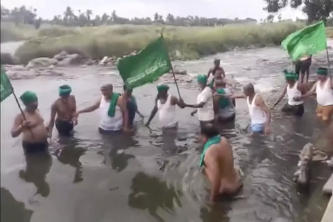 Karnataka’s Appeal to CWMA Against Water Release to Tamil Nadu Goes in Vain, Farmers Protest Karnataka’s Appeal to CWMA Against Water Release to Tamil Nadu Goes in Vain, Farmers Protest