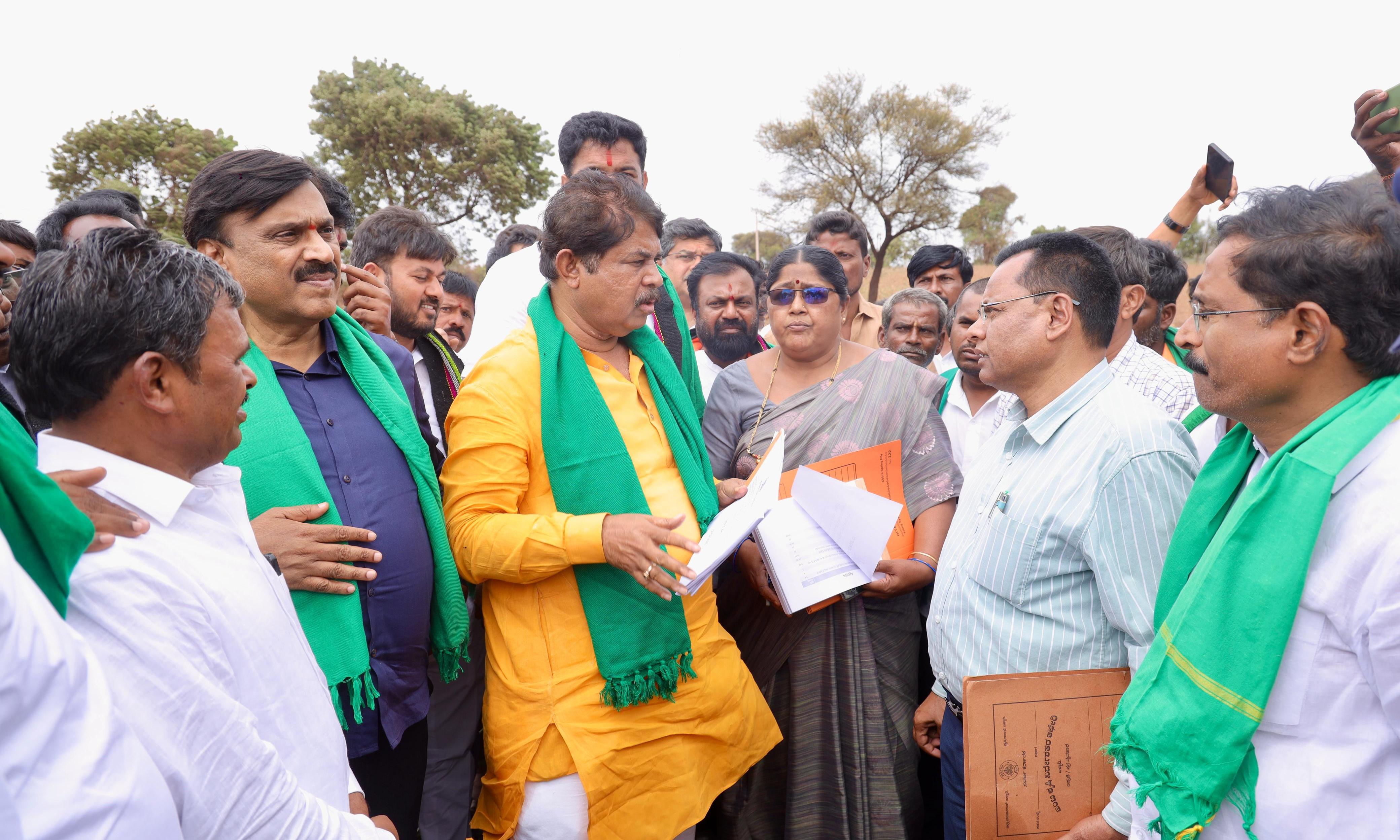 R Ashoka Targets DK Shivakumar Over Drought Response