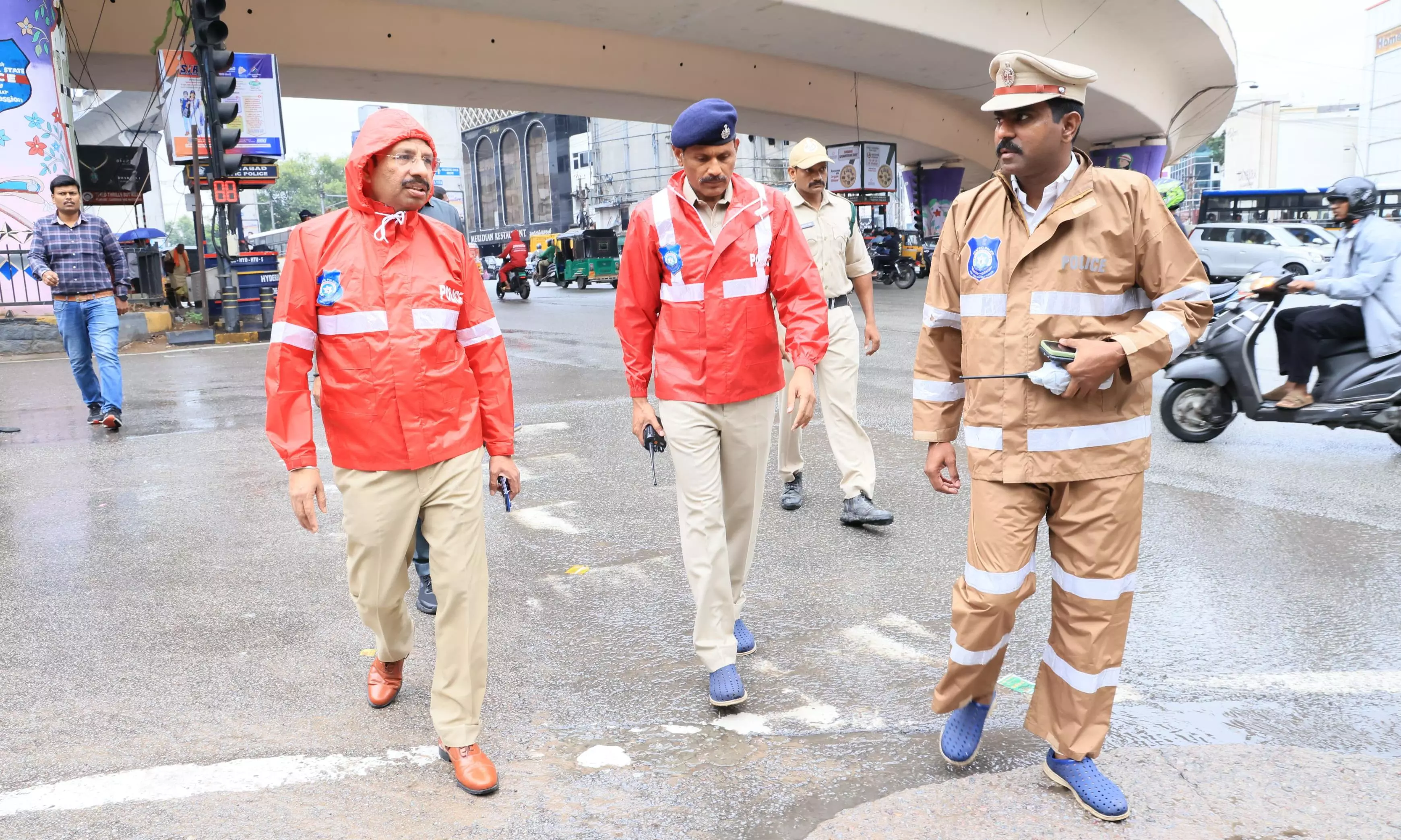 V C Sajjanar Advises Citizens To Remain Vigilant During Heavy Rains V C Sajjanar Advises Citizens To Remain Vigilant During Heavy Rains