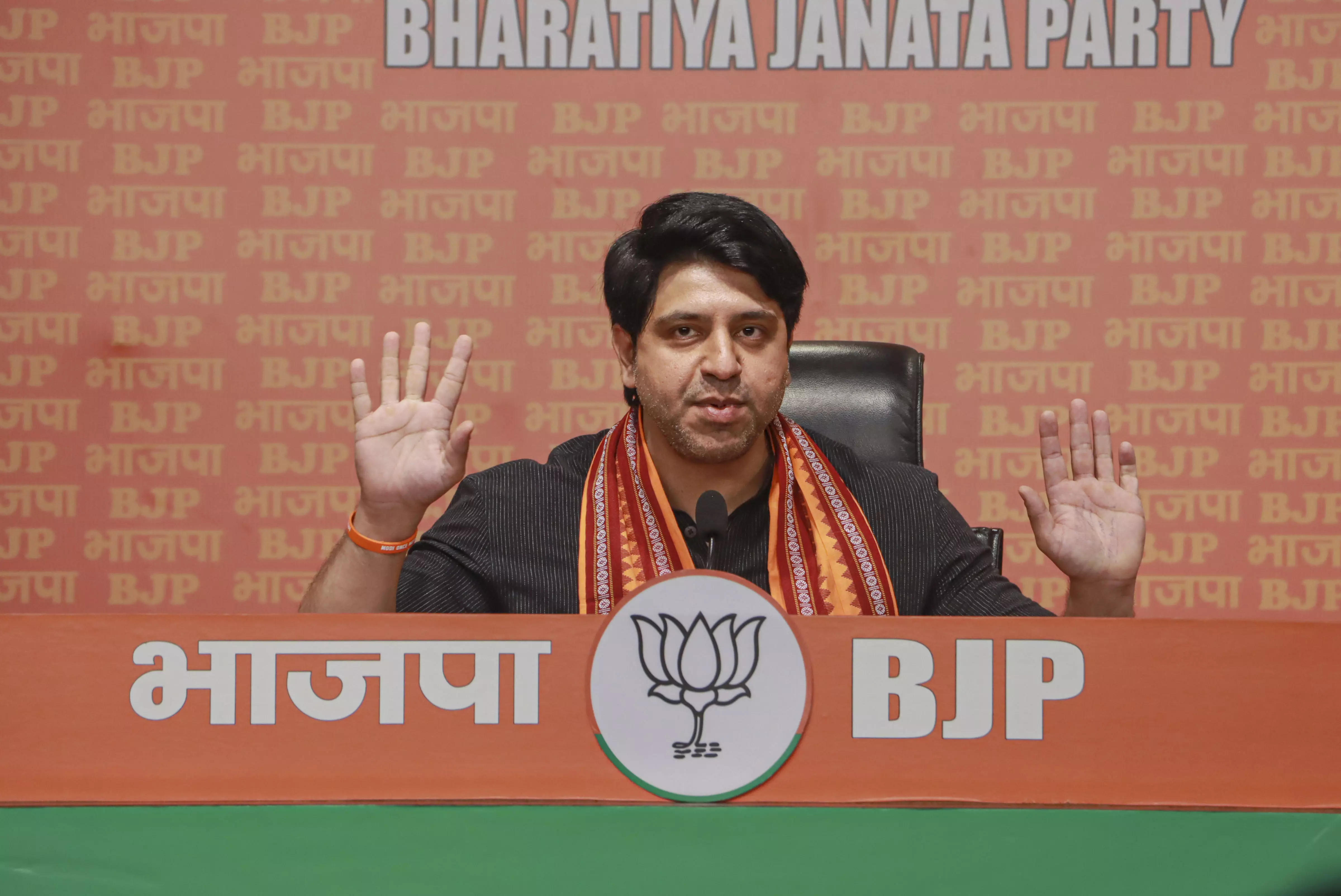 BJP National Spokesperson Shehzad Poonawalla Quits Party BJP National Spokesperson Shehzad Poonawalla Quits Party