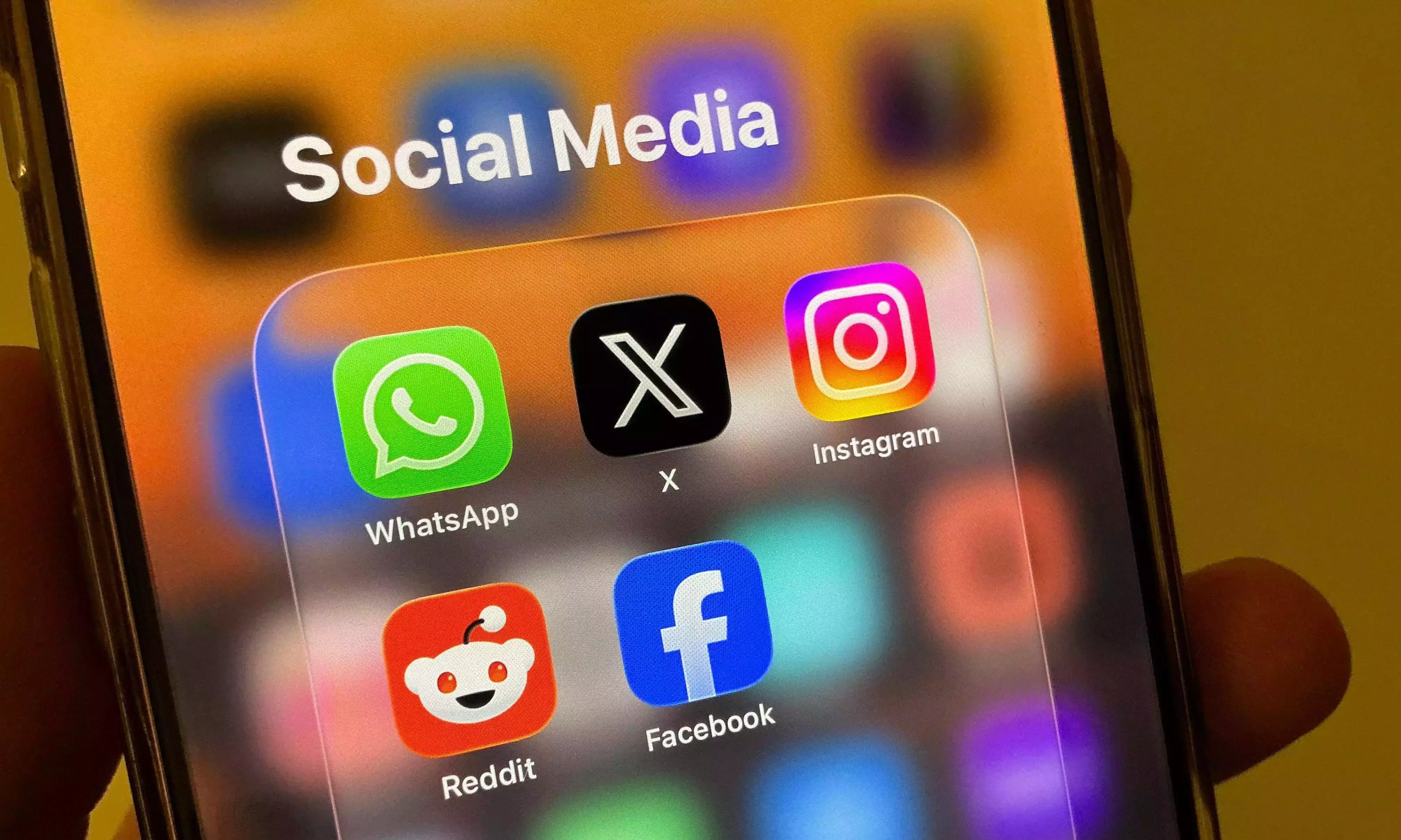 8 in 10 Australian Teens Still on Social Media 3 Months After U16 Ban Began: Study 8 in 10 Australian Teens Still on Social Media 3 Months After U16 Ban Began: Study