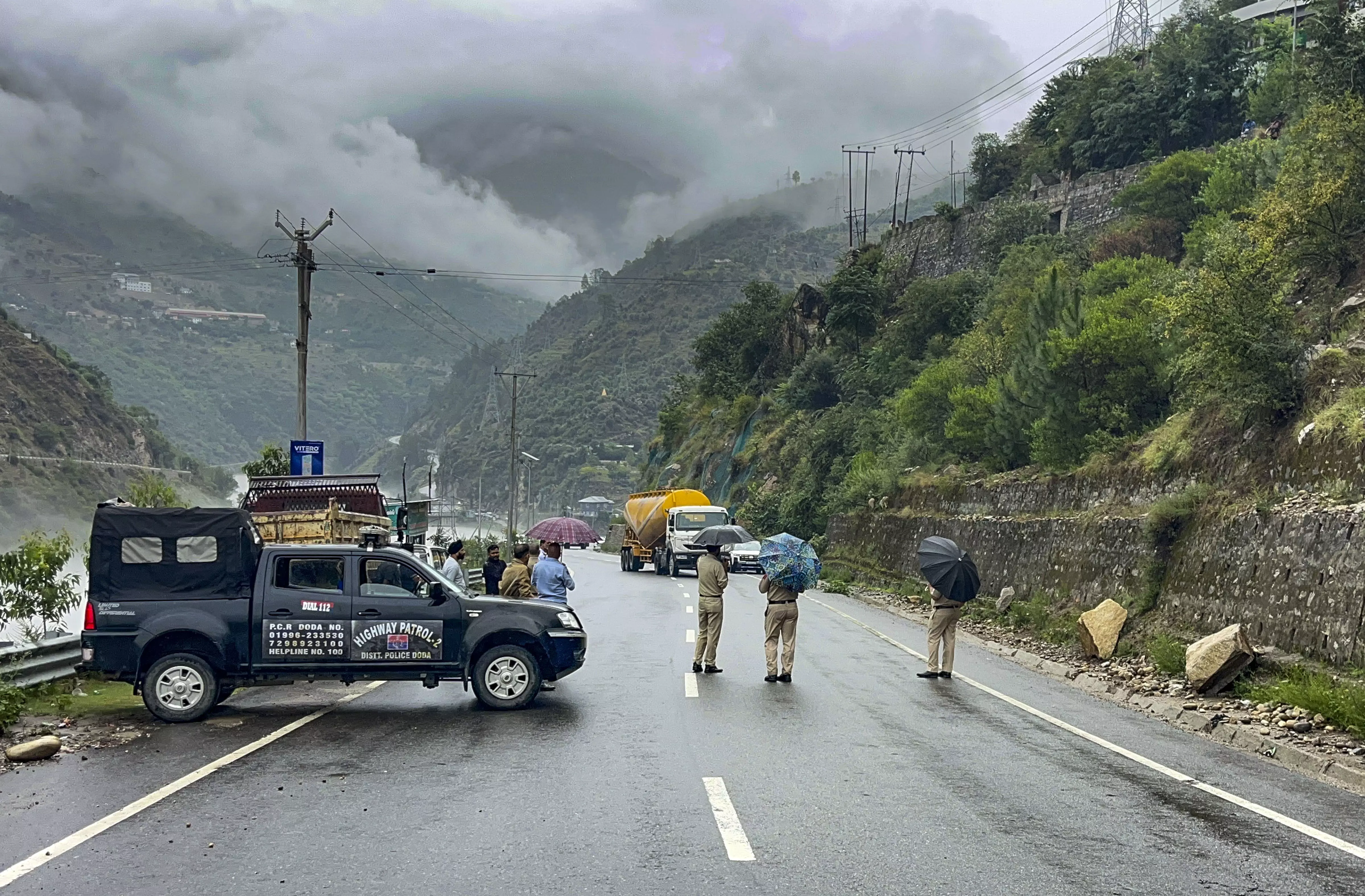 J-K: Flash Floods Hit Chatroo; Schools Shut In Kishtwar, Doda, Ramban J-K: Flash Floods Hit Chatroo; Schools Shut In Kishtwar, Doda, Ramban