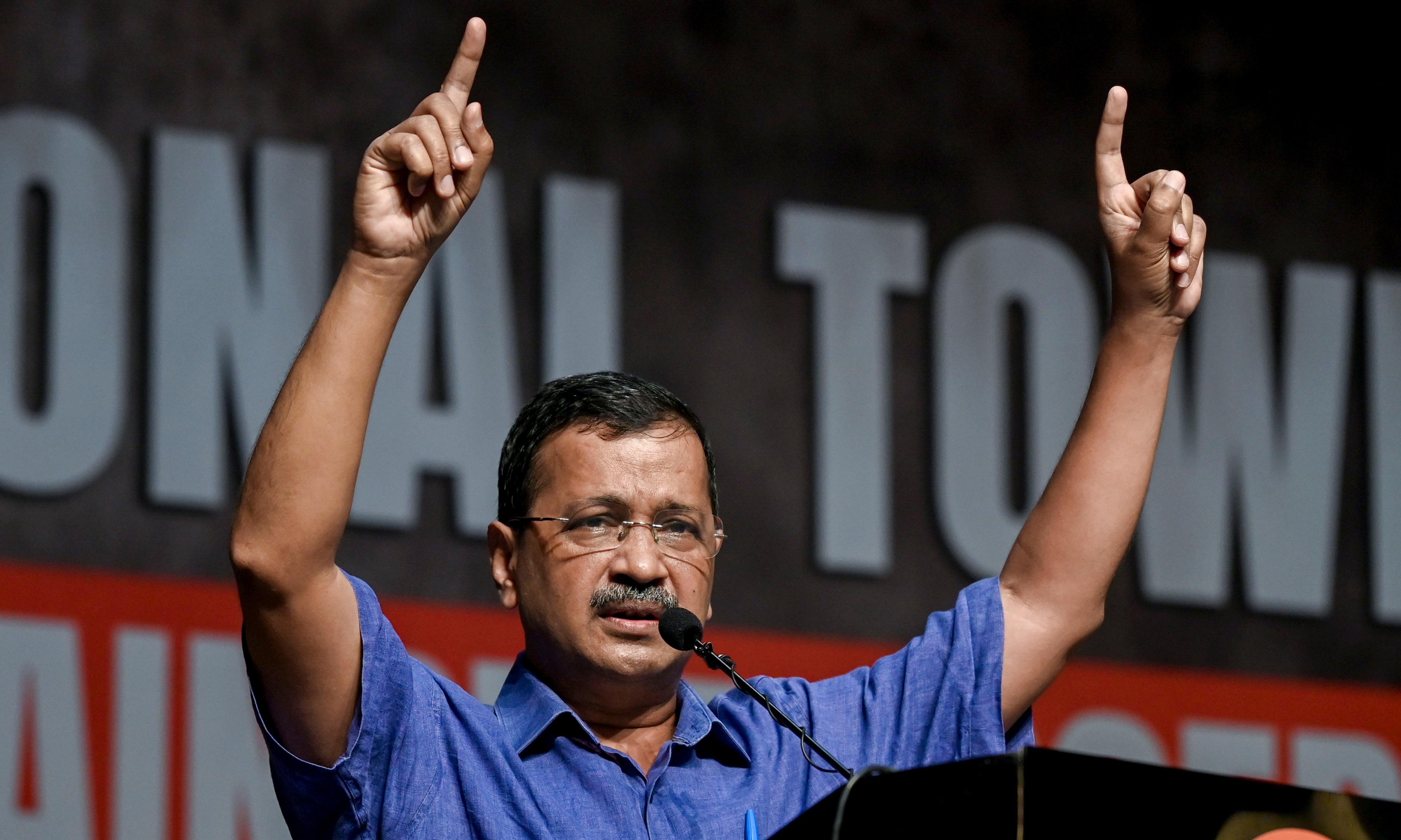 Kejriwal Demands Choice Between E20 and Pure Petrol, Plans PM House March