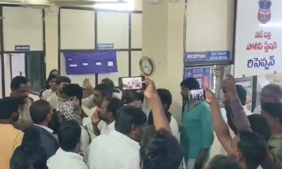 Villagers Vandalise Vatpally Police Station After Youths Death in Sangareddy Villagers Vandalise Vatpally Police Station After Youths Death in Sangareddy