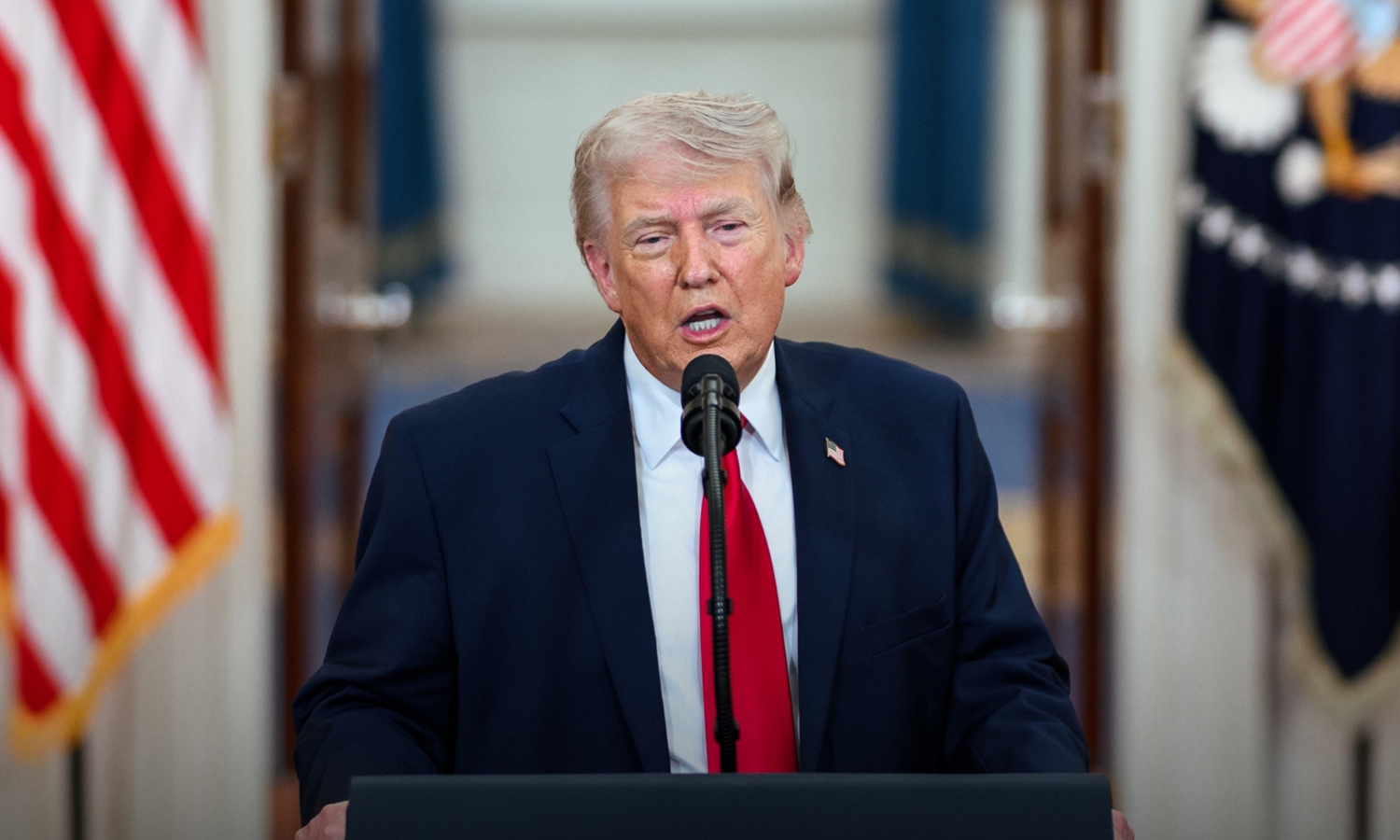 Trump Holds Off Iran Strikes on Pledge a Hormuz Deal Is Close