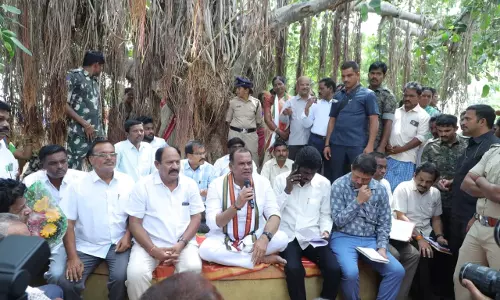 Komatireddy Offers Two Crops To Nalgonda District By Mid-2028 Through SLBC Tunnel Komatireddy Offers Two Crops To Nalgonda District By Mid-2028 Through SLBC Tunnel