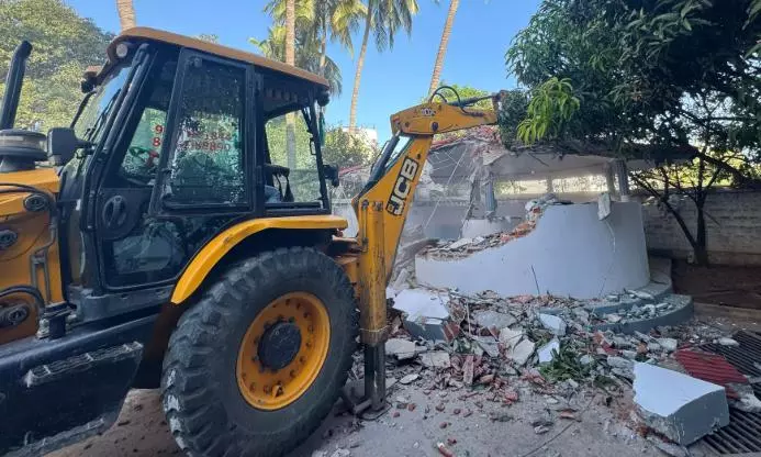 Revenue Authorities Clear Encroachments in Gajularamaram Revenue Authorities Clear Encroachments in Gajularamaram
