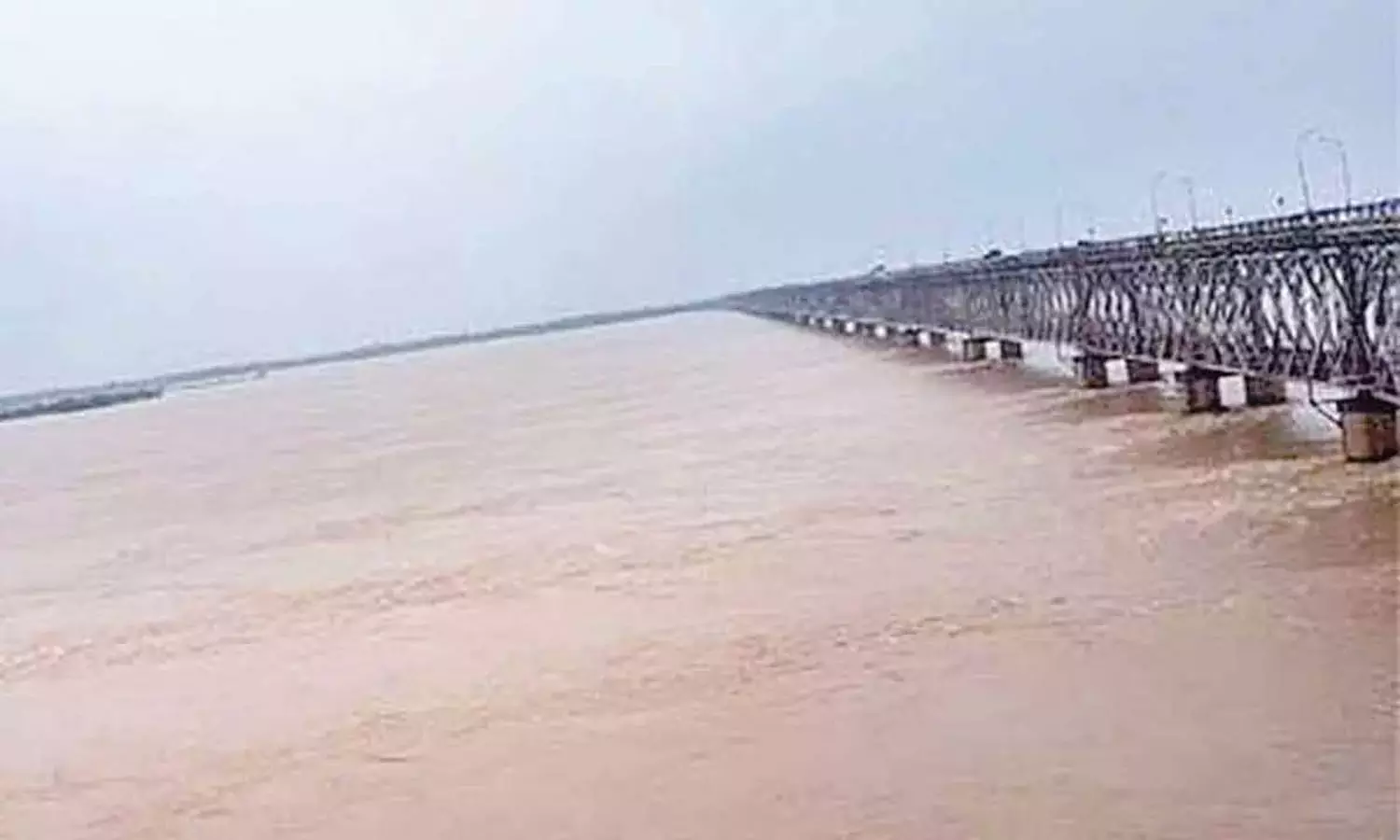 Dowleswaram: Godavari Flood Eases, Alert Continues For Riverine Villages Dowleswaram: Godavari Flood Eases, Alert Continues For Riverine Villages