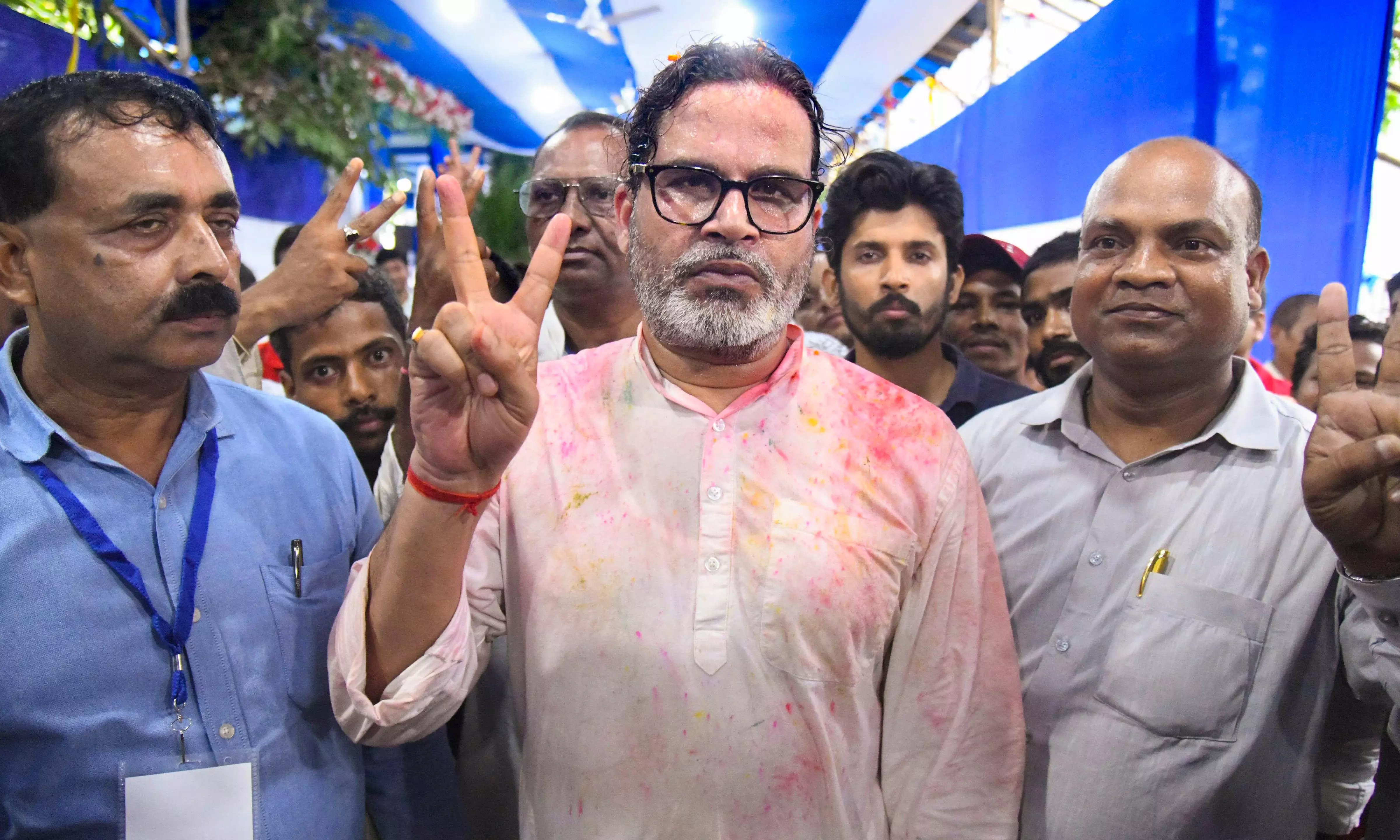 Jan Suraaj Workers Celebrate as Prashant Kishor Scripts Historic Win Jan Suraaj Workers Celebrate as Prashant Kishor Scripts Historic Win