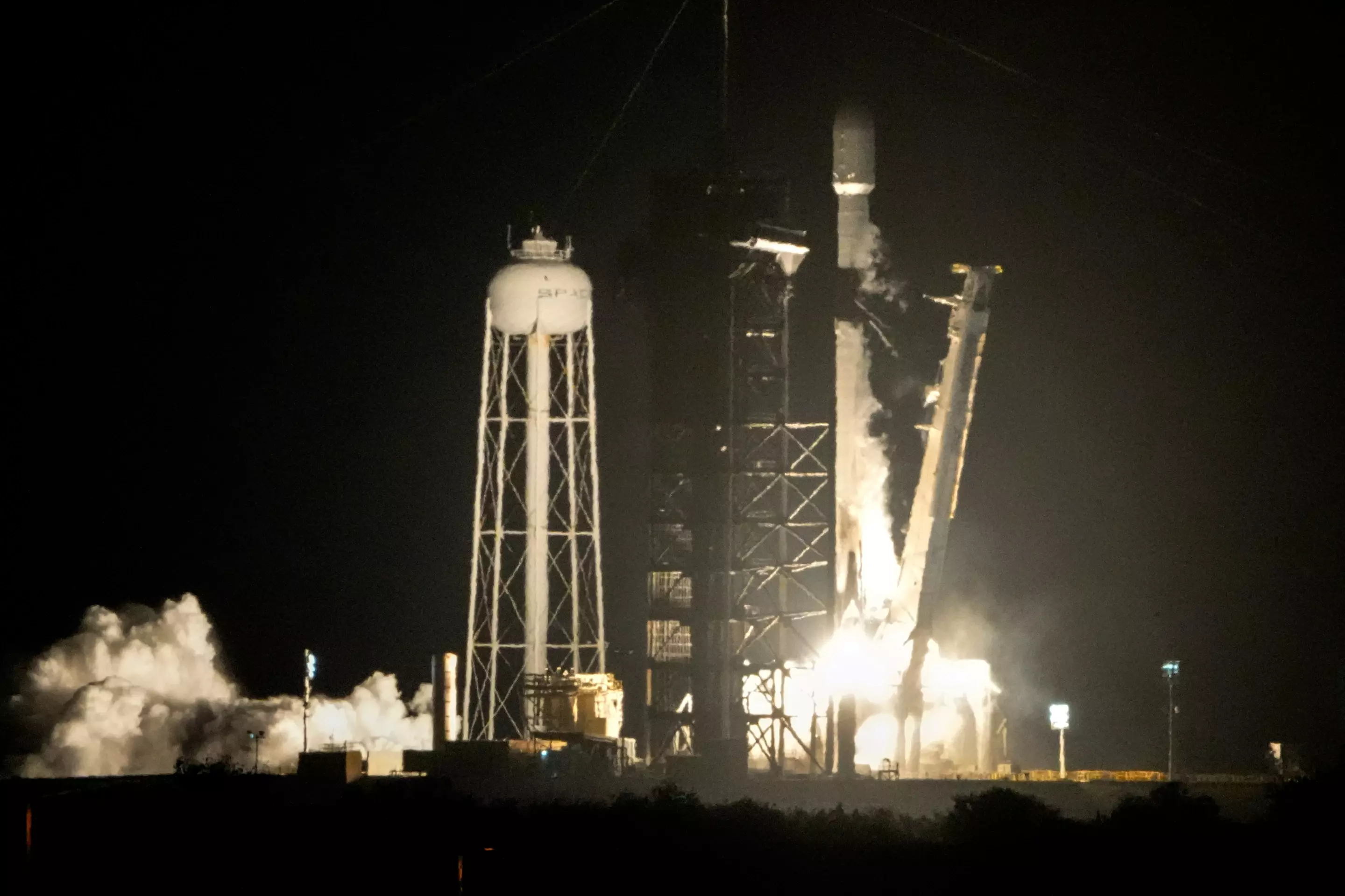 Discarded SpaceX Rocket on High-Speed Collision Course With The Moon Discarded SpaceX Rocket on High-Speed Collision Course With The Moon
