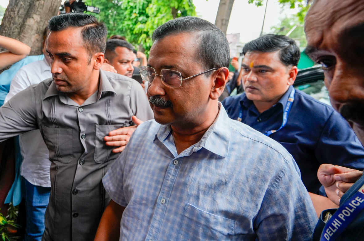 Police Stop Kejriwal's March to PM's Residence Over E20 Fuel
