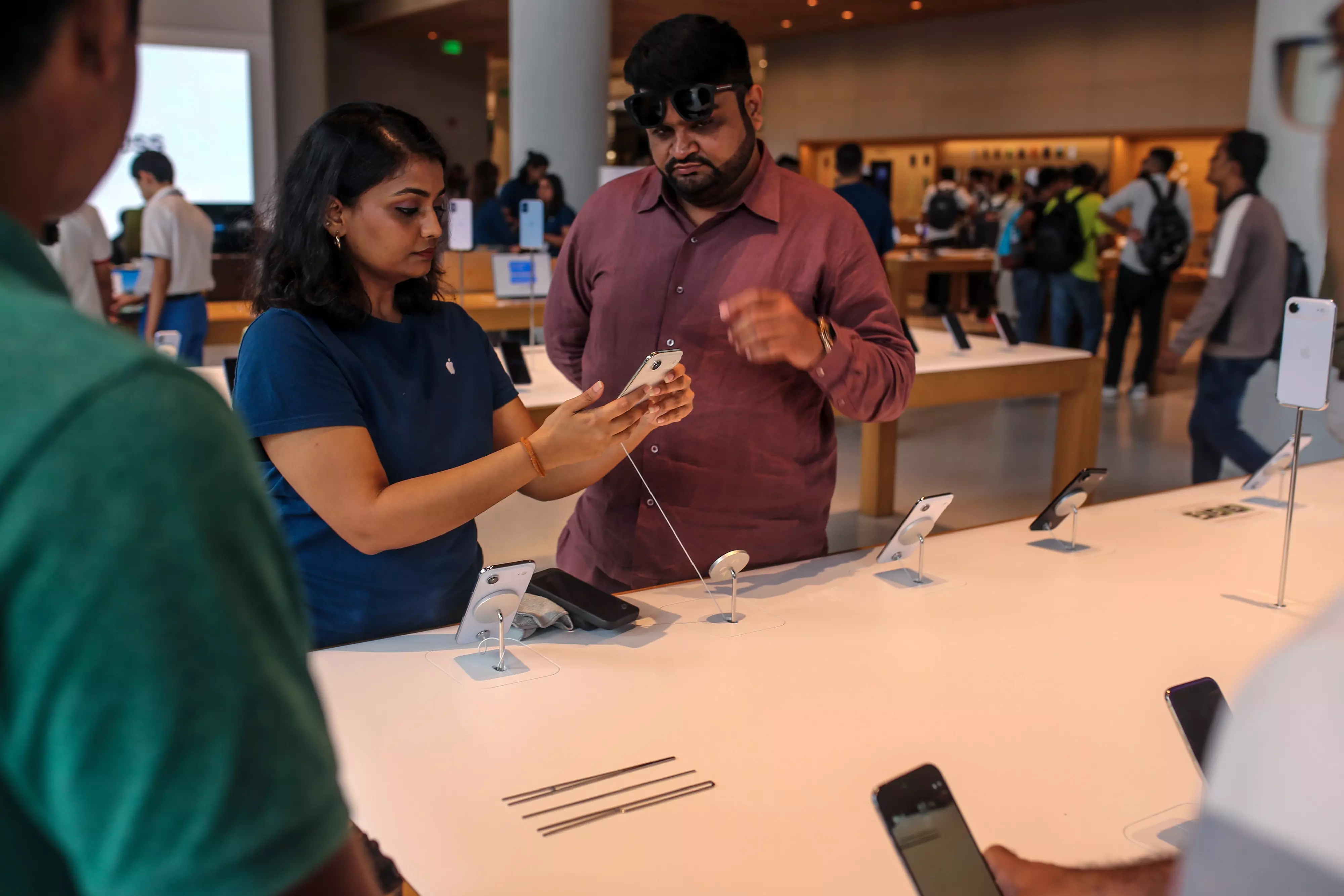 Apple’s India Sales Top $10 Billion on Widening Retail Push Apple’s India Sales Top $10 Billion on Widening Retail Push
