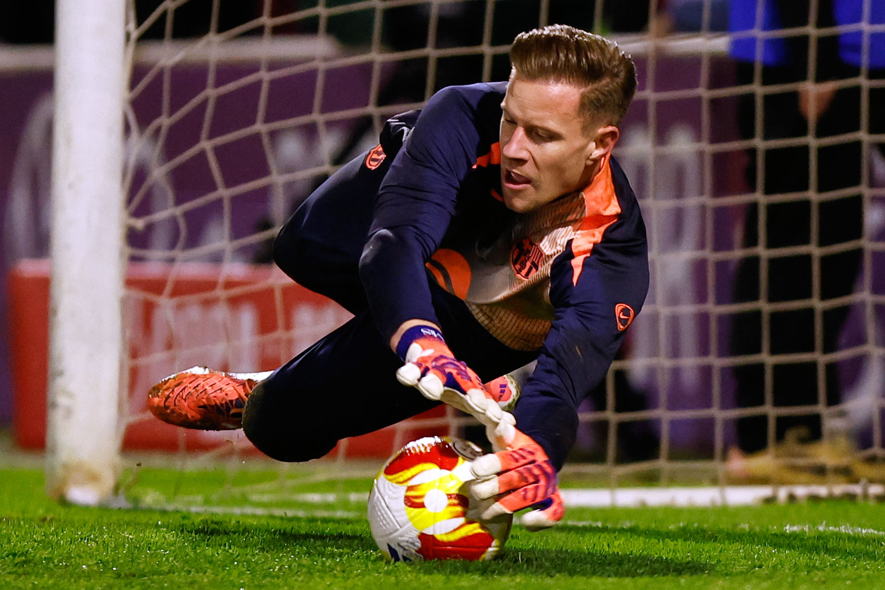 Barcelona Goalkeeper Ter Stegen Joins Ajax on Loan