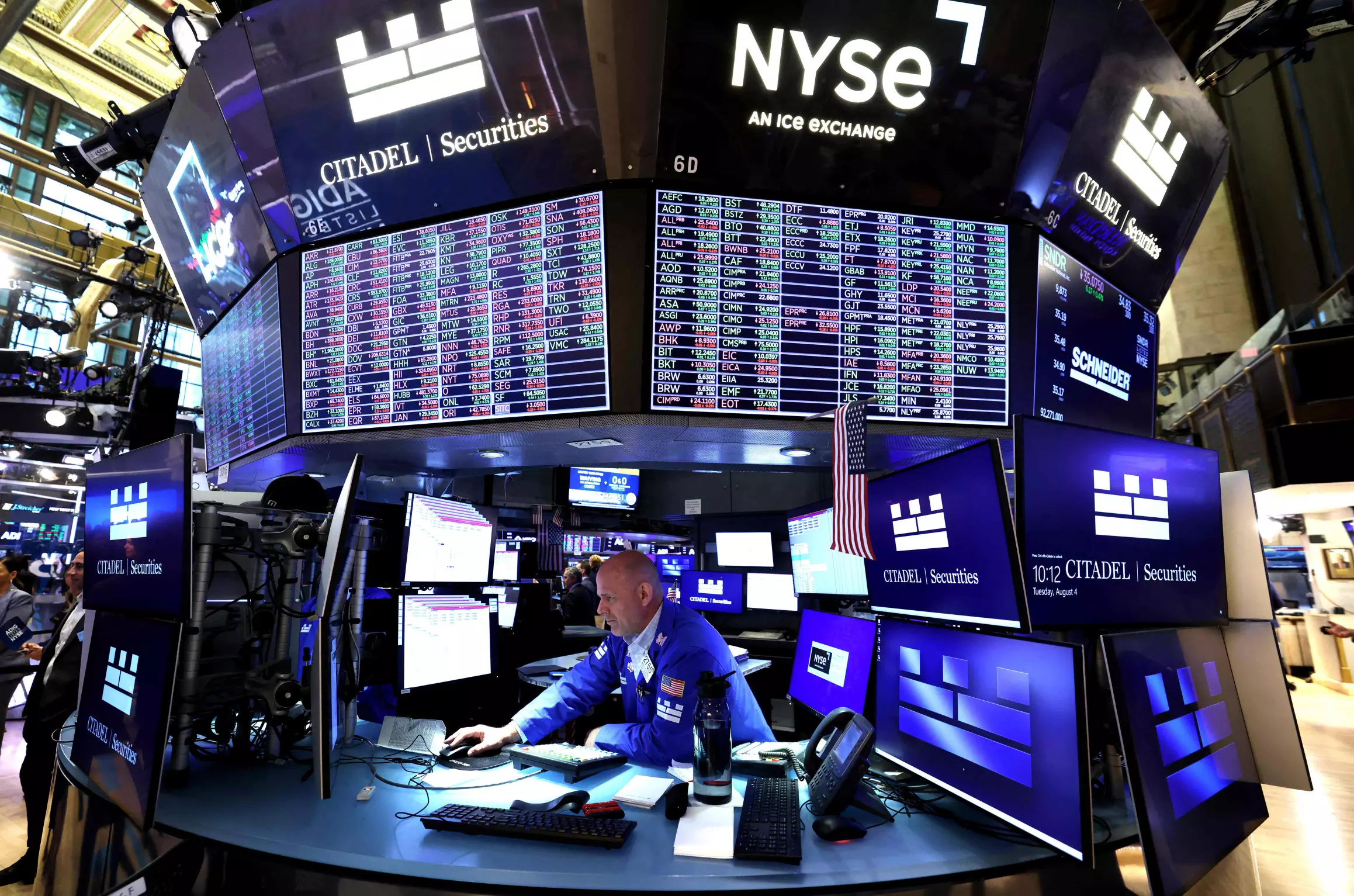 US Stocks Hit Records as Palantir Profits Soar, Oil Eases US Stocks Hit Records as Palantir Profits Soar, Oil Eases