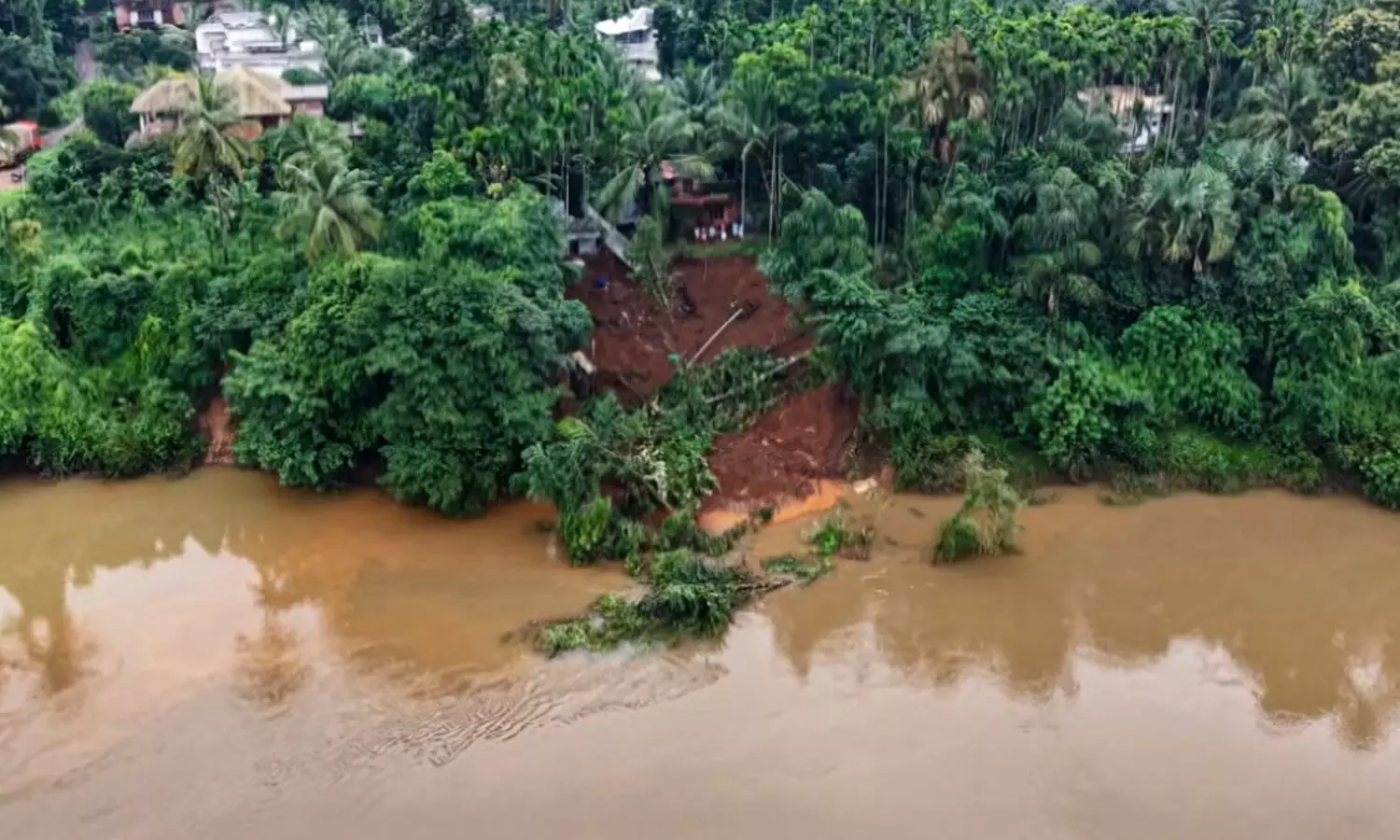 Heavy Rains Lash Kerala, Orange Alert’ Issued in Five Districts Heavy Rains Lash Kerala, Orange Alert’ Issued in Five Districts